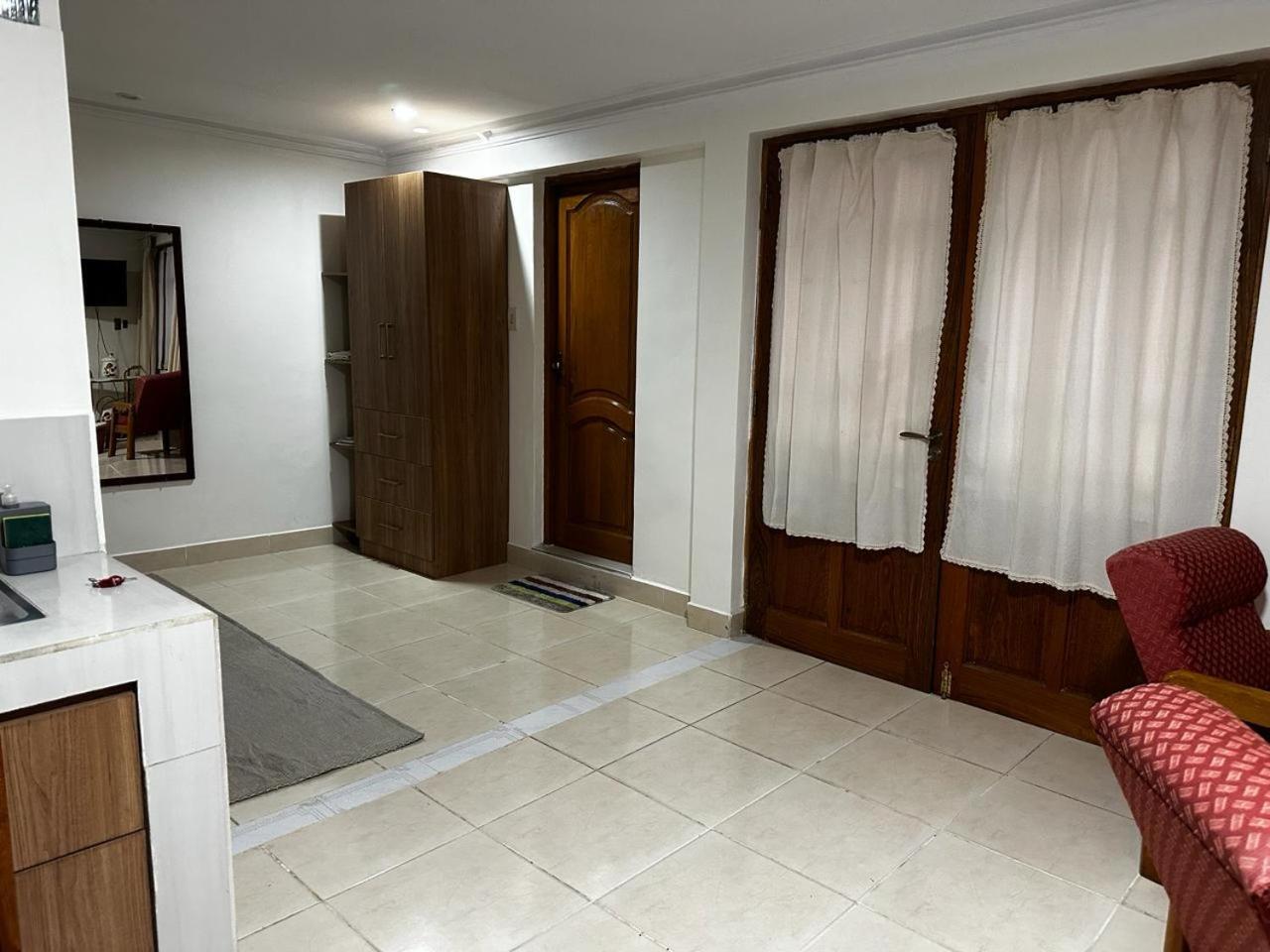 One-Bedroom Apartment photo 3