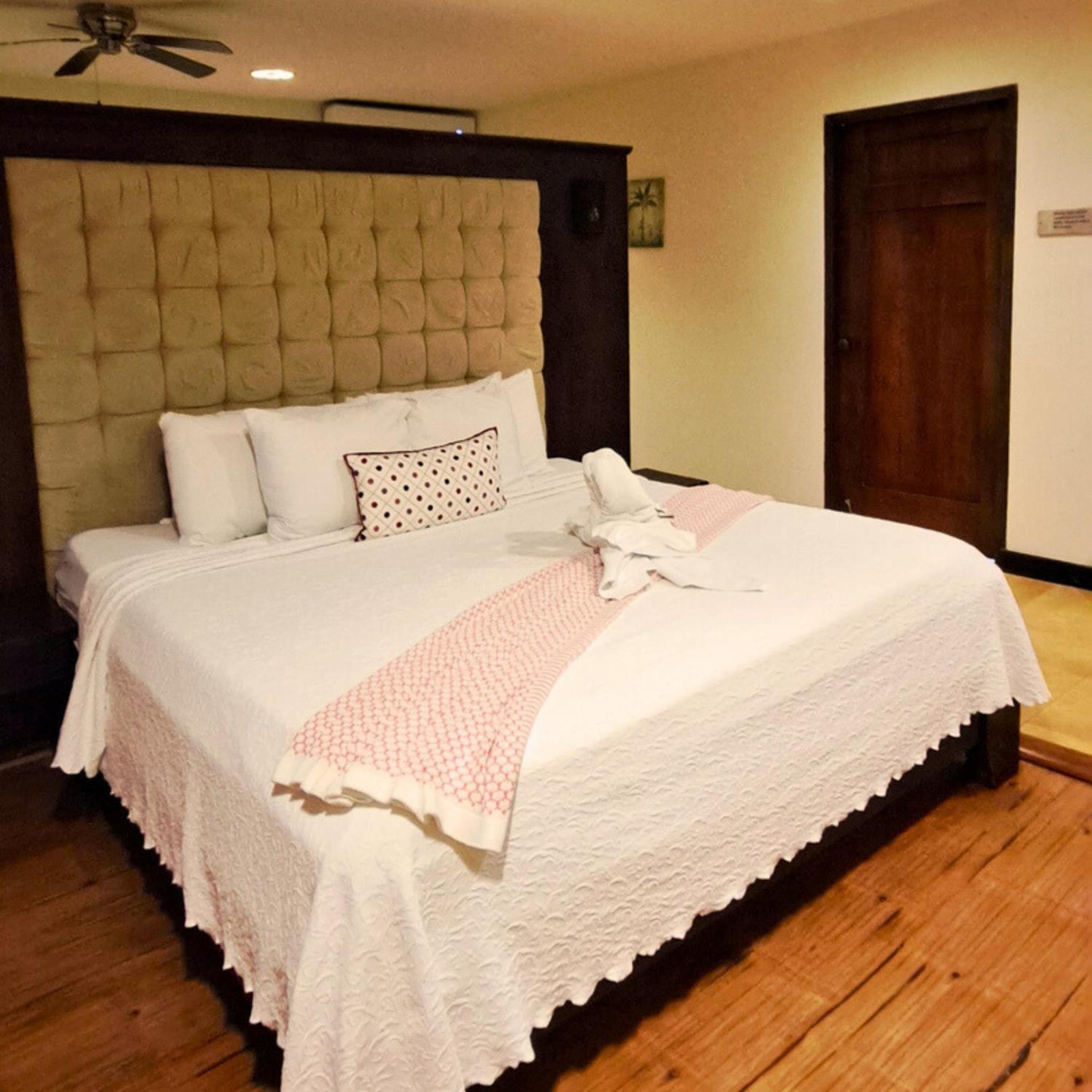 King Suite With Spa Bath photo 1