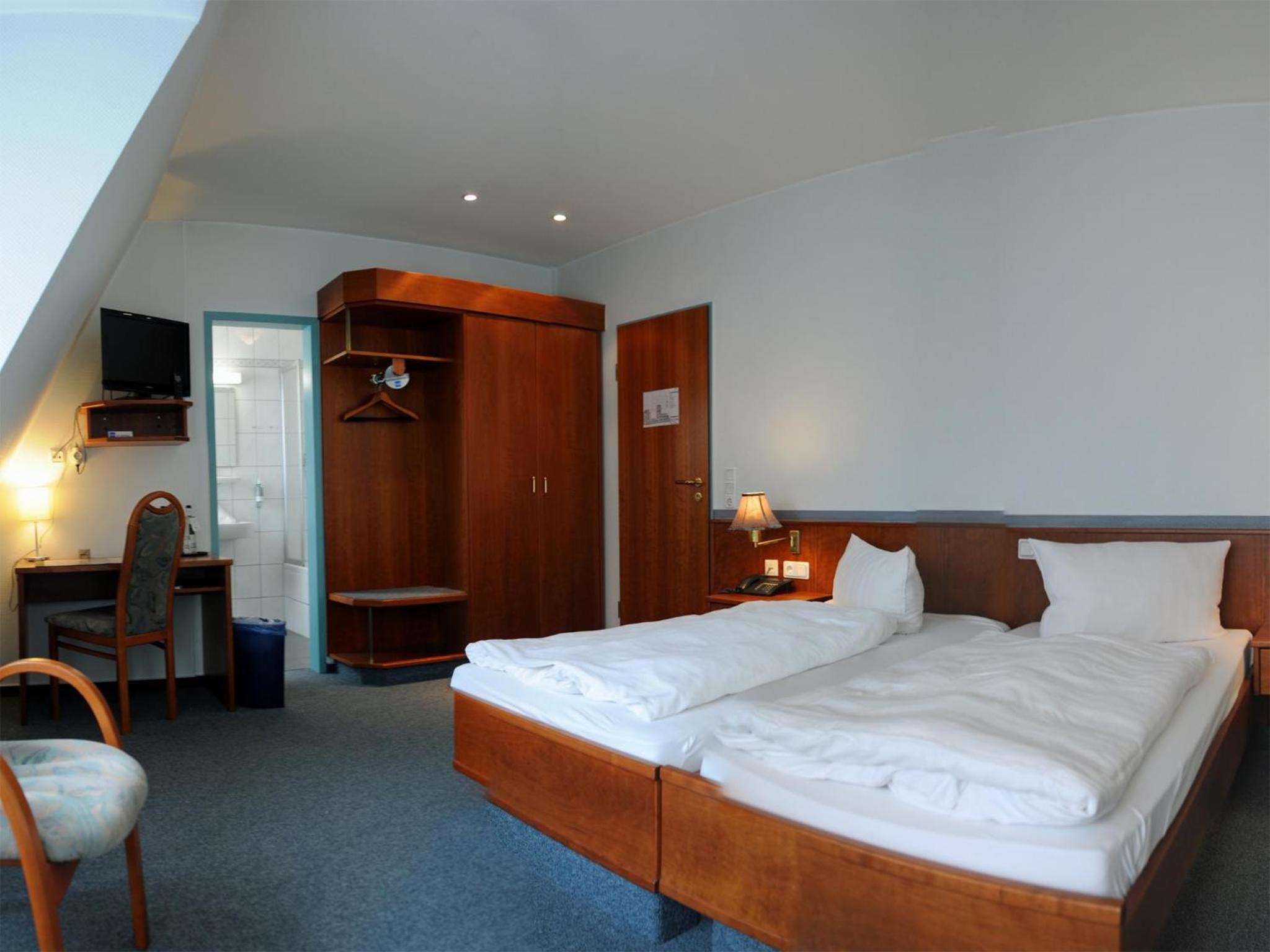 Business Double Room - Photo 3