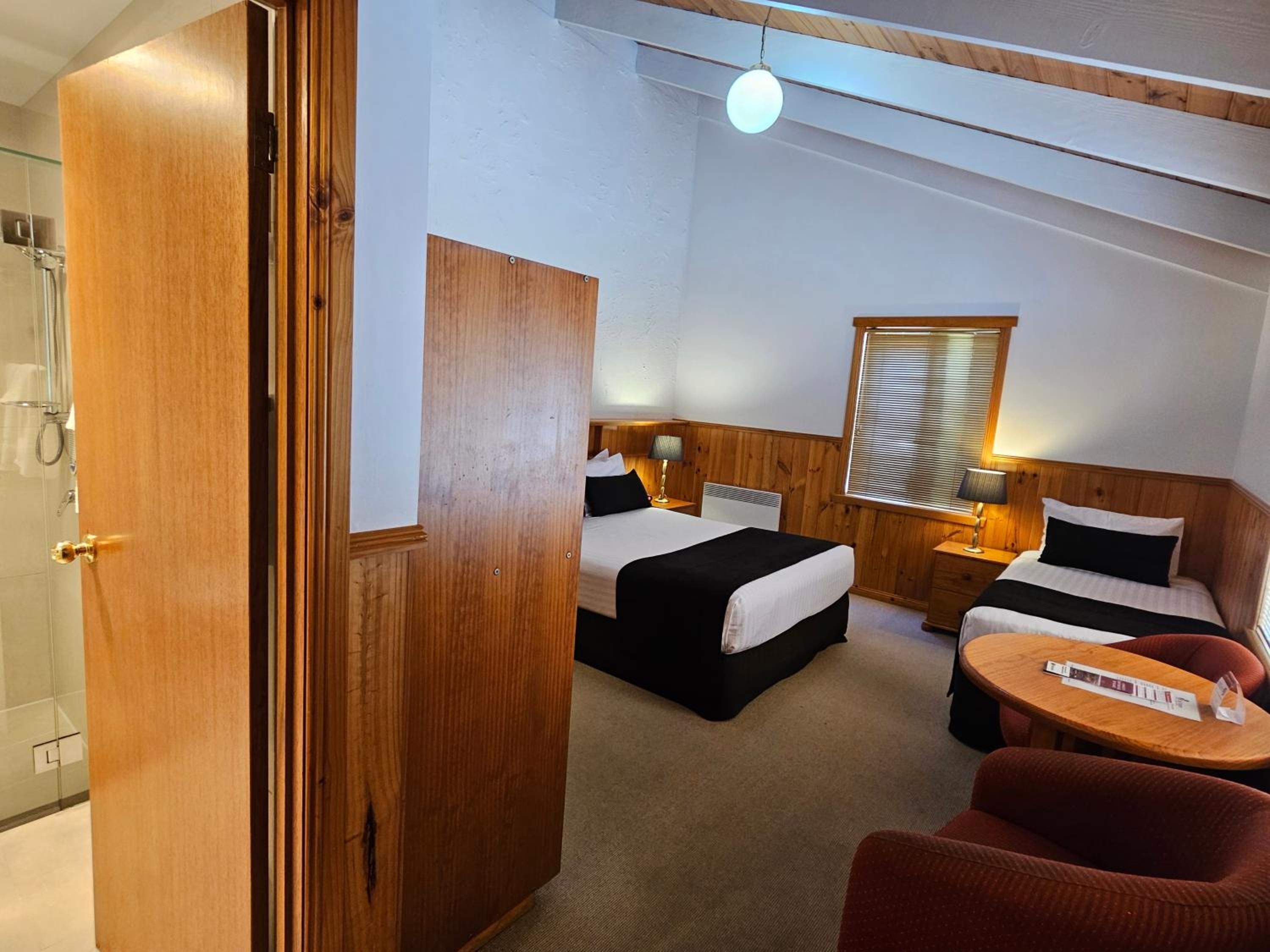 Double or Twin Room - Photo 3