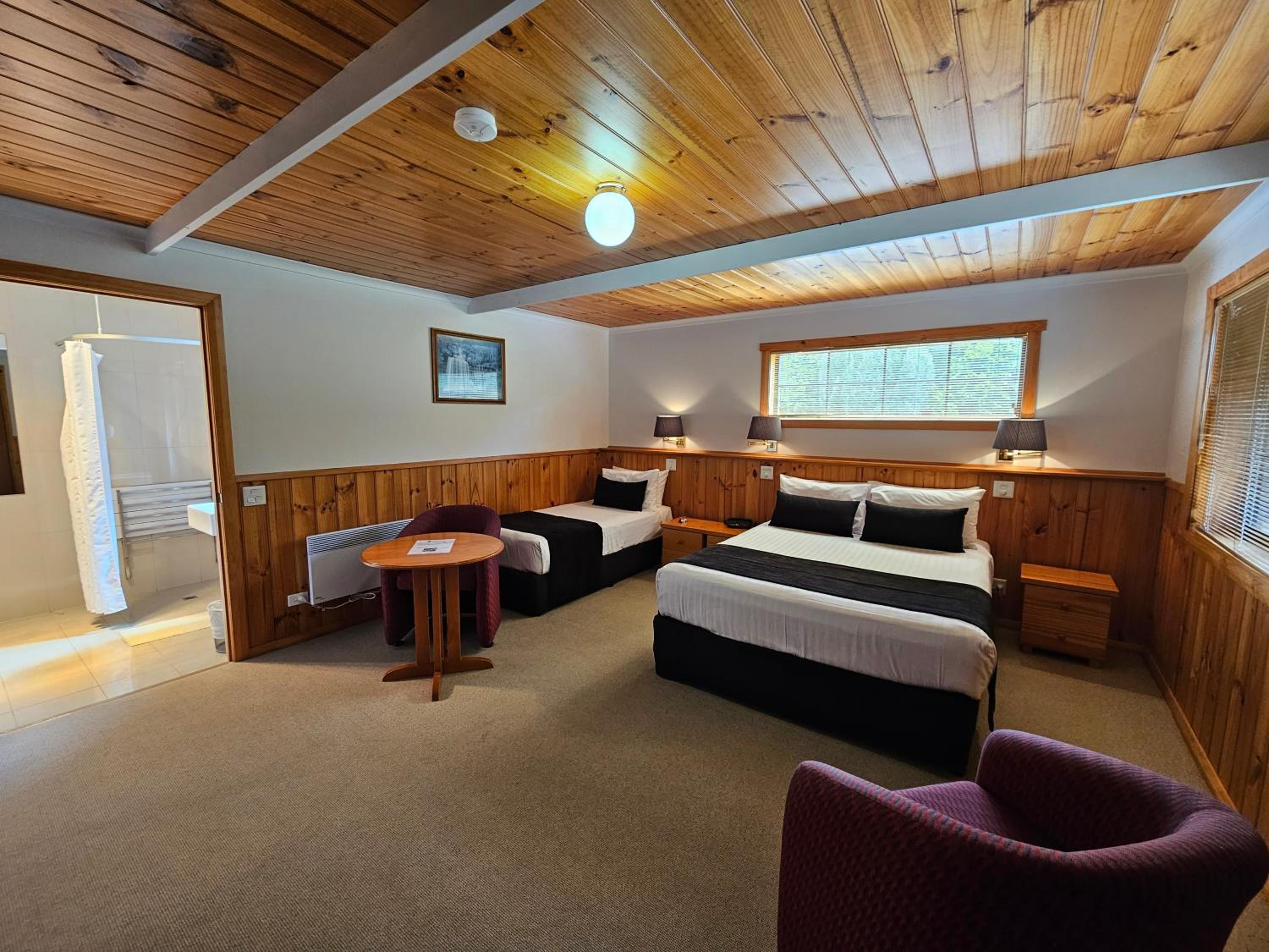 Double or Twin Room - Photo 4