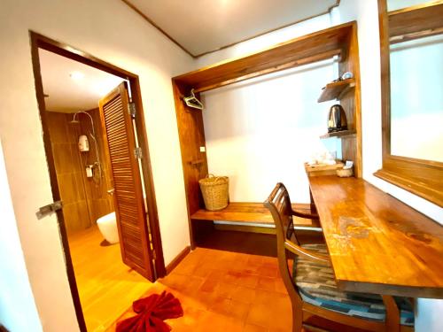 Triple Room with Sea View - Photo 11