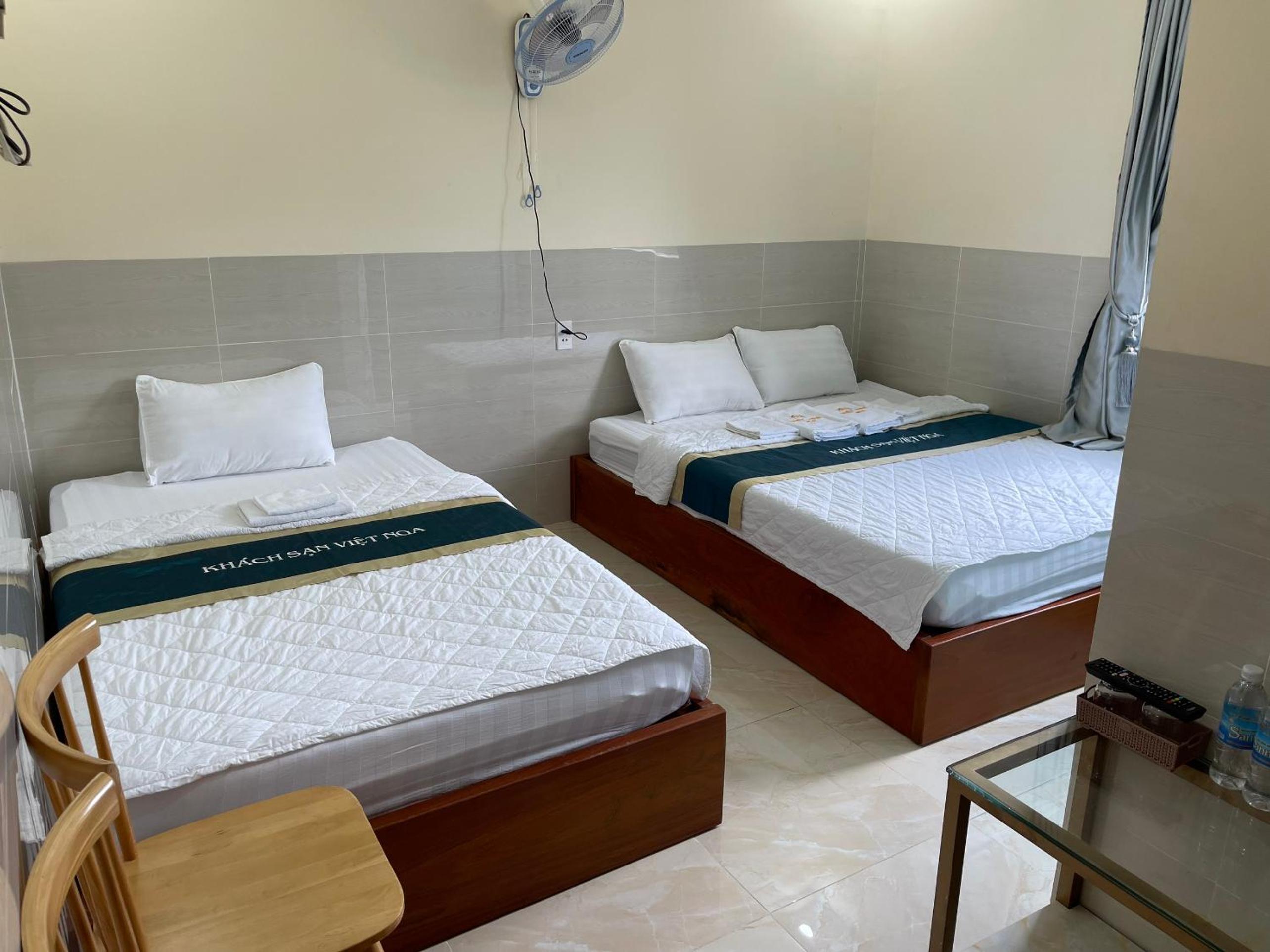 Quadruple Room with Mountain View photo 2