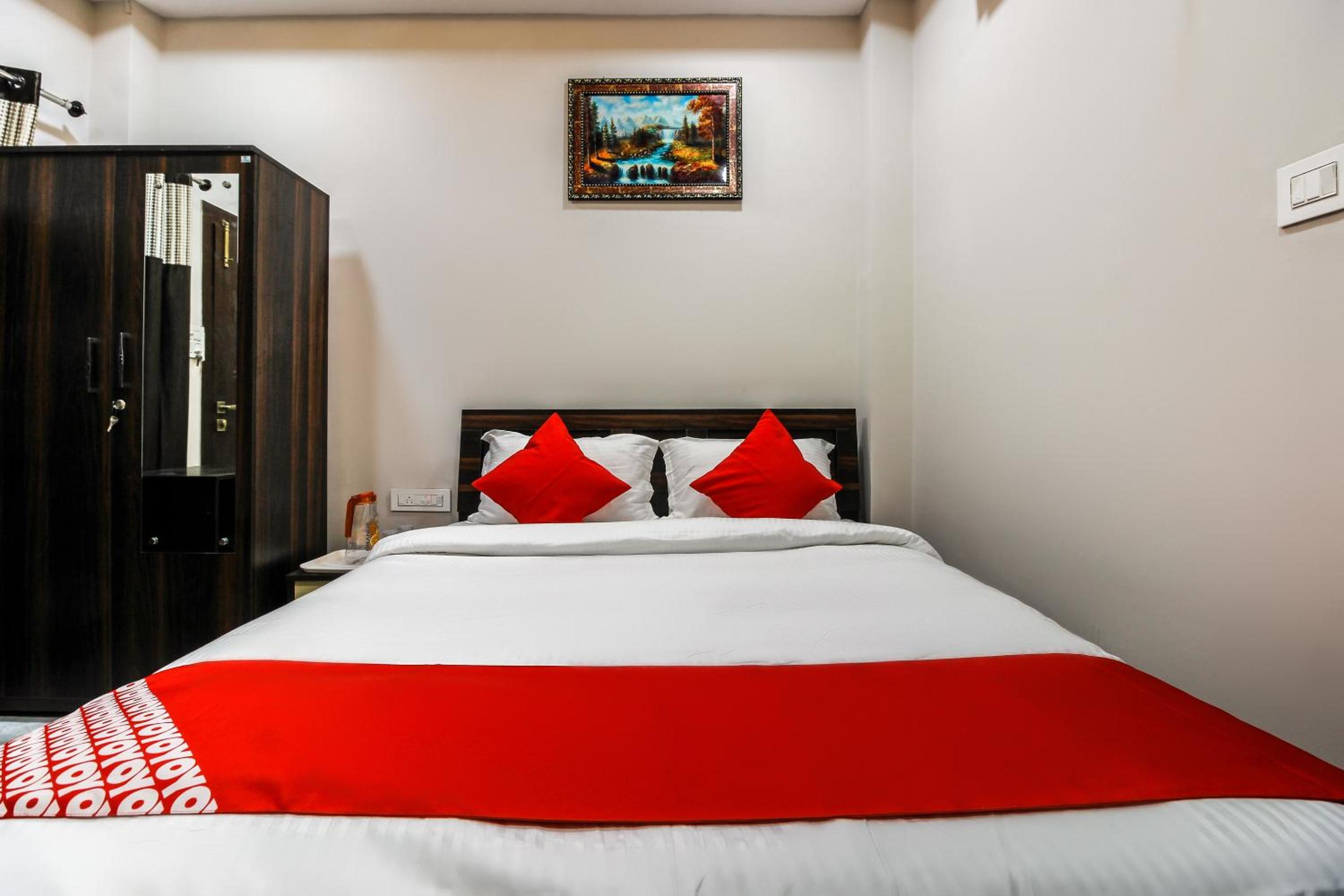 Standard Double Room - Photo 8