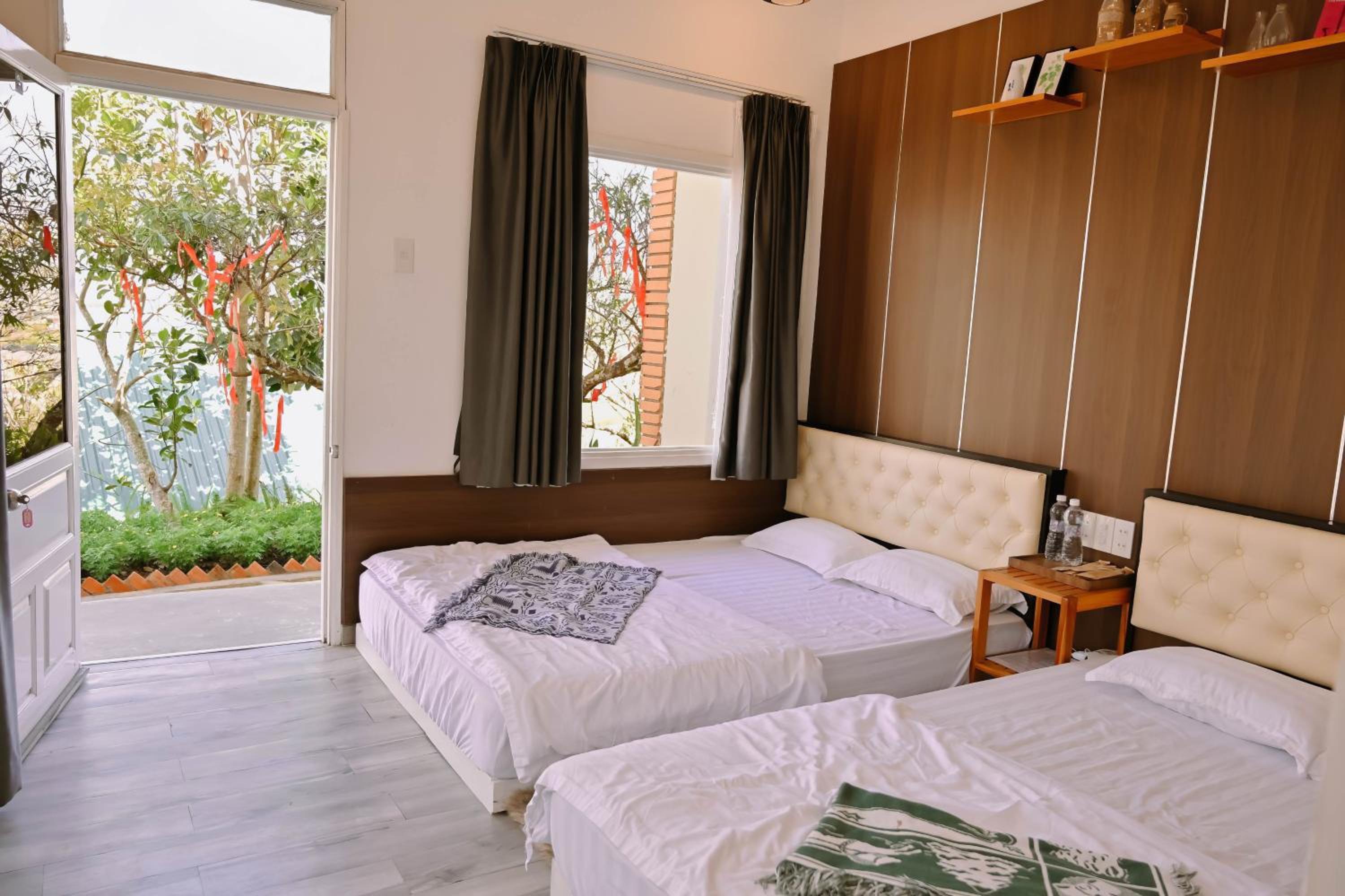 Quadruple Room with Private Bathroom photo 3
