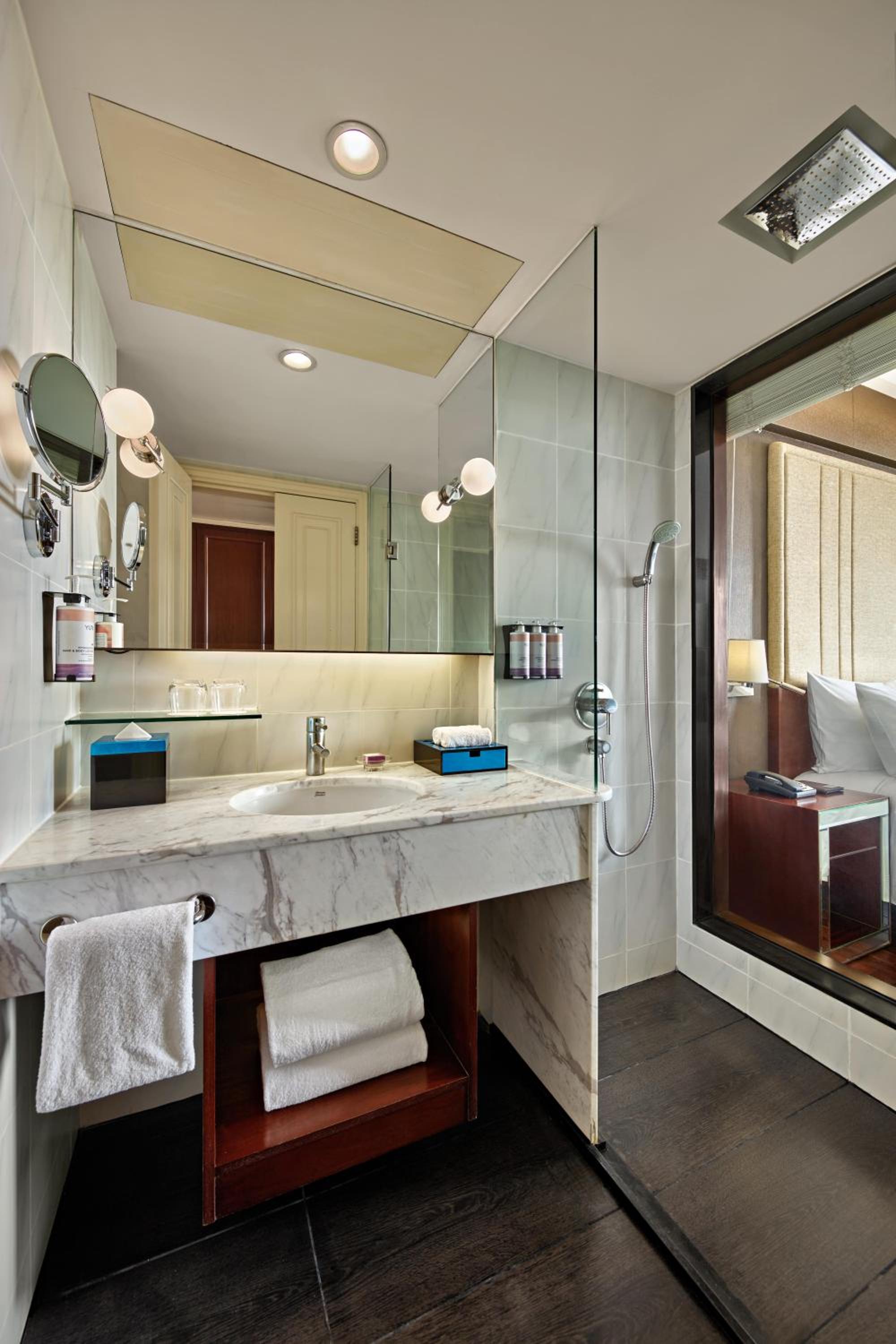 Classic King Room - Complimentary daily chocolate hour 5-6pm photo 2