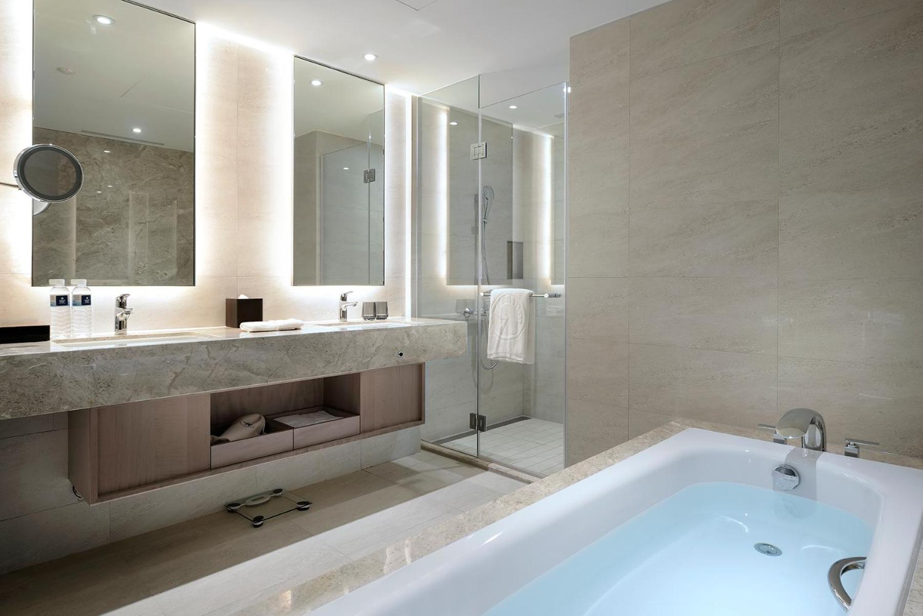 Superior Suite - Photo 3