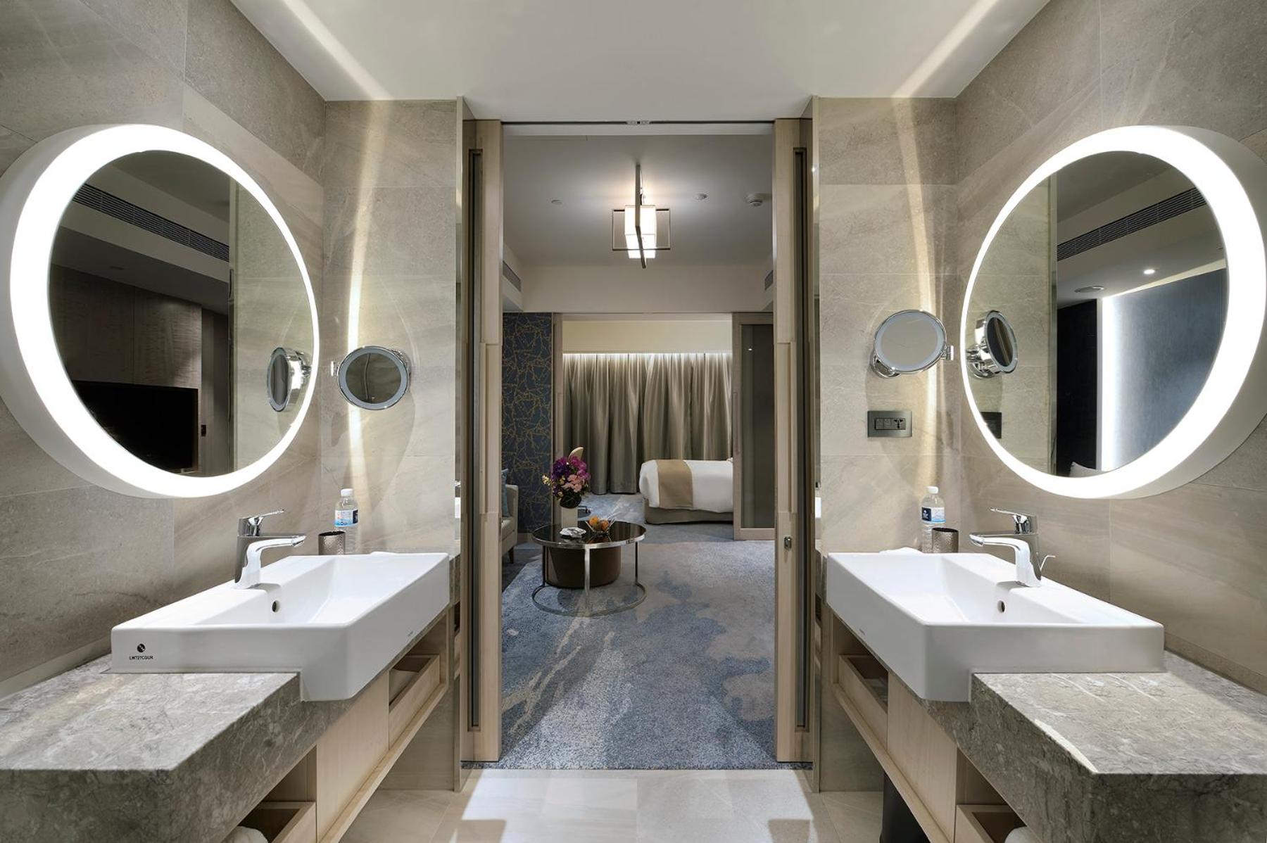 Deluxe Suite - Photo 3