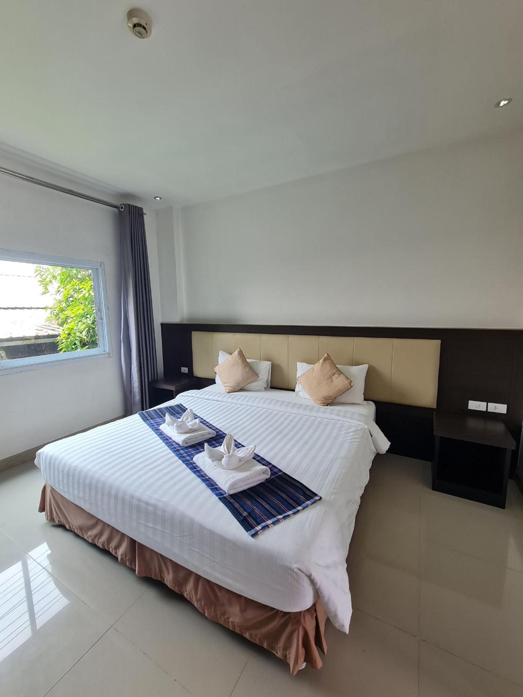 King Room with Pool View photo 1