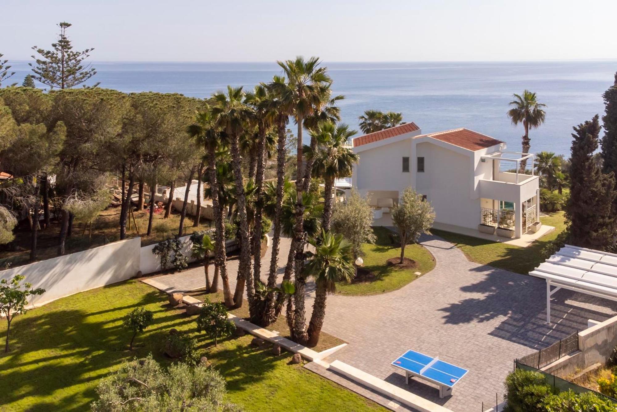 Villa With Sea View photo 2