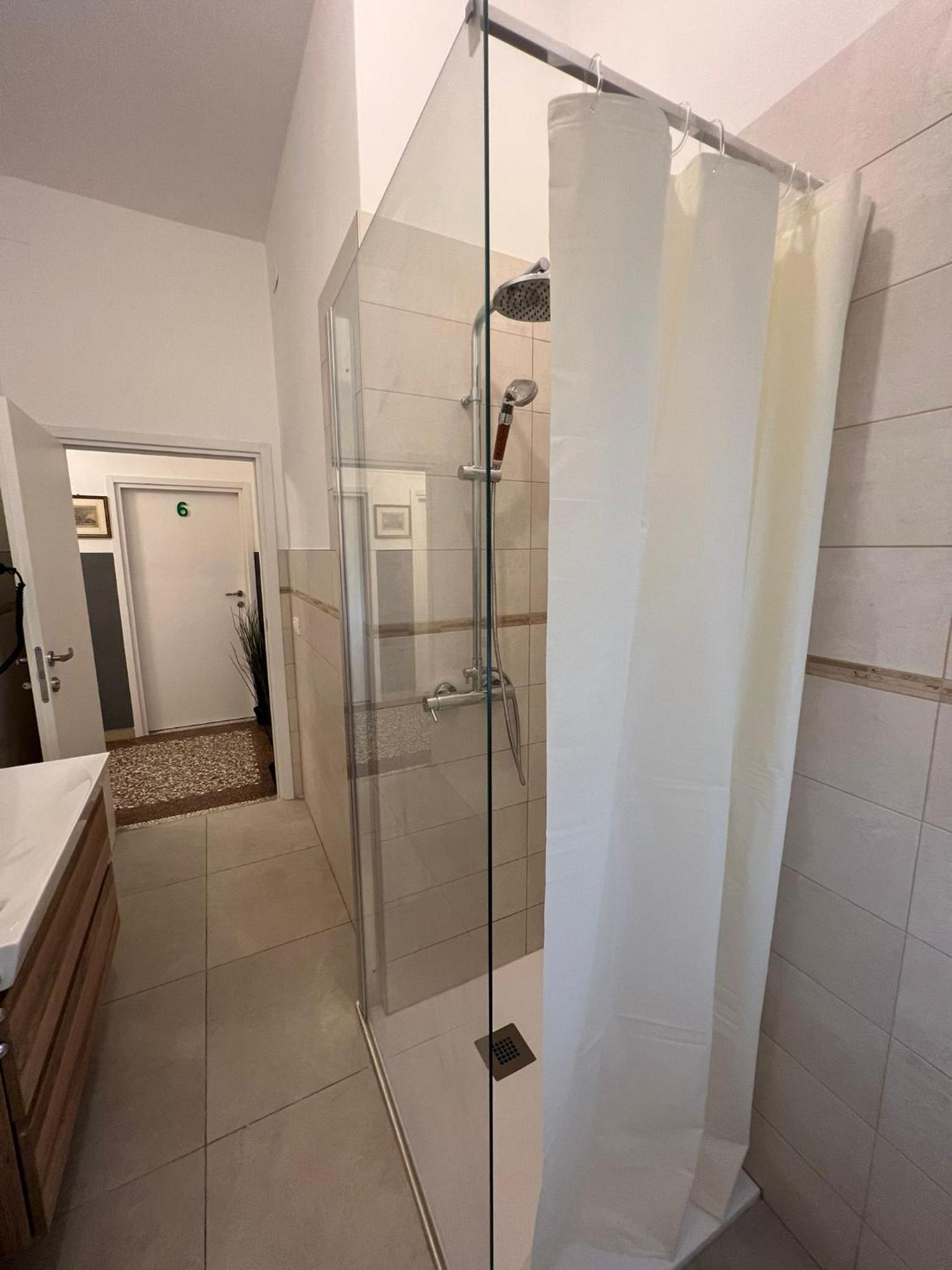 Double Room with Extra Bed photo 3
