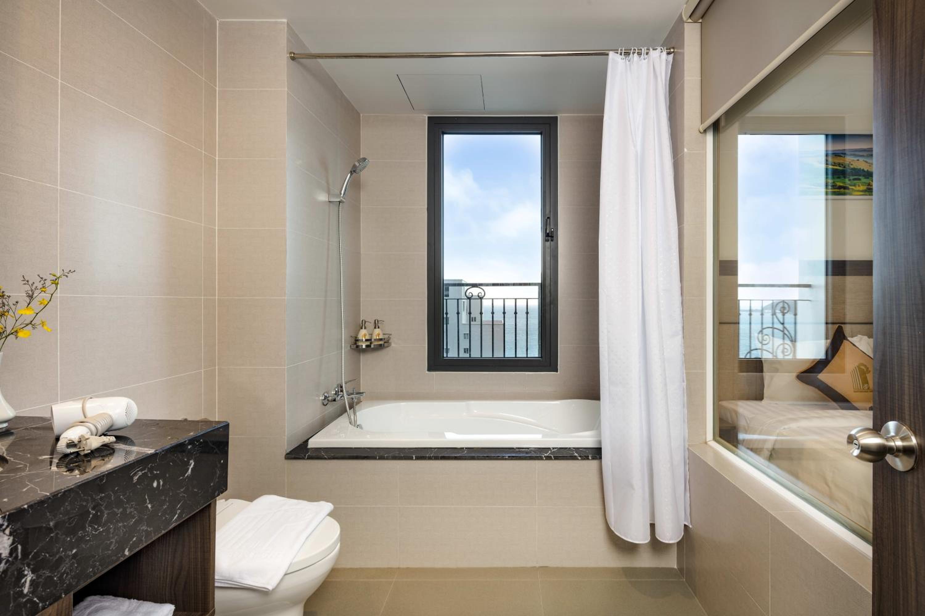 King Suite with Ocean View - Photo 5