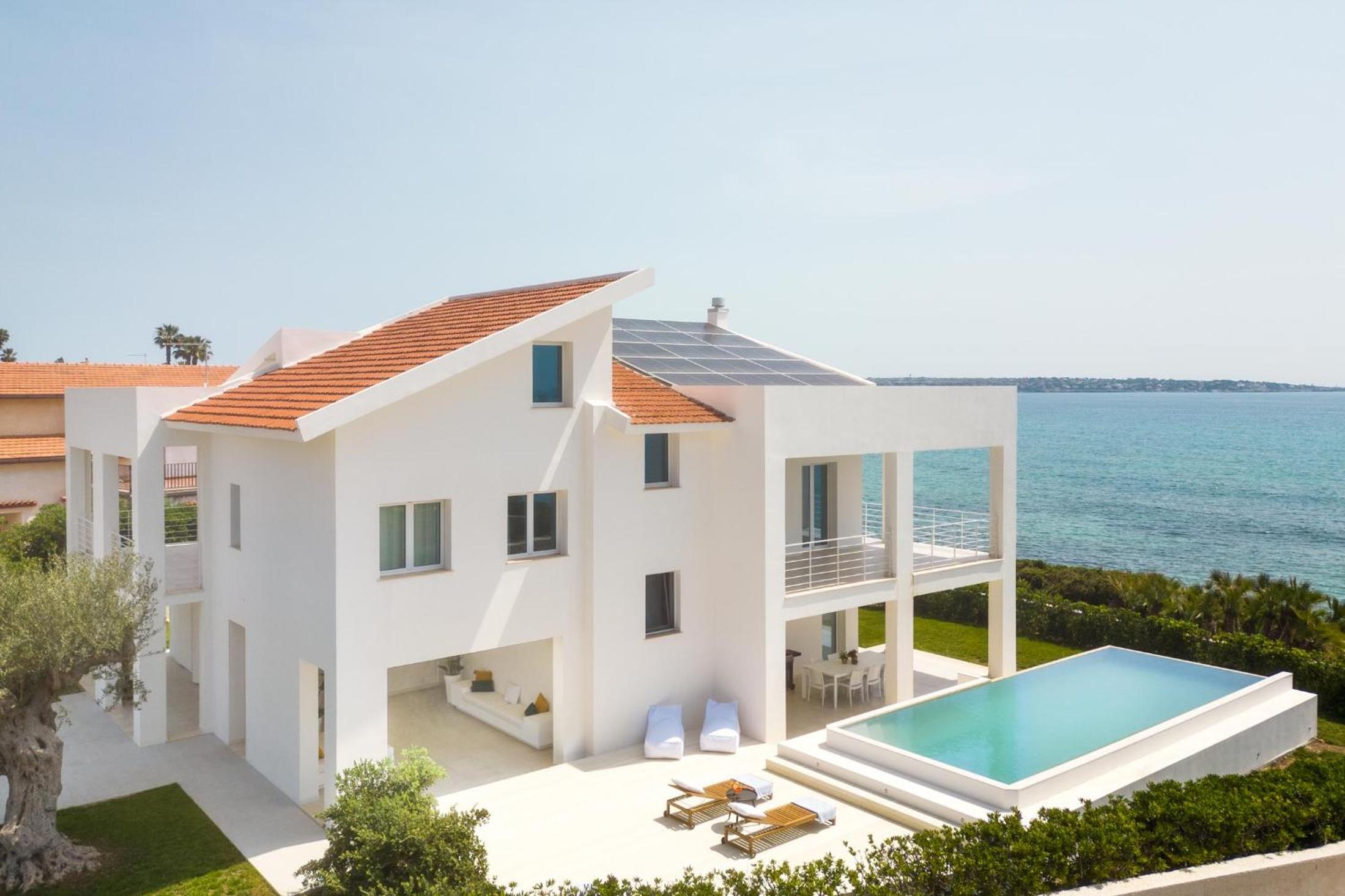 Villa With Sea View photo 3
