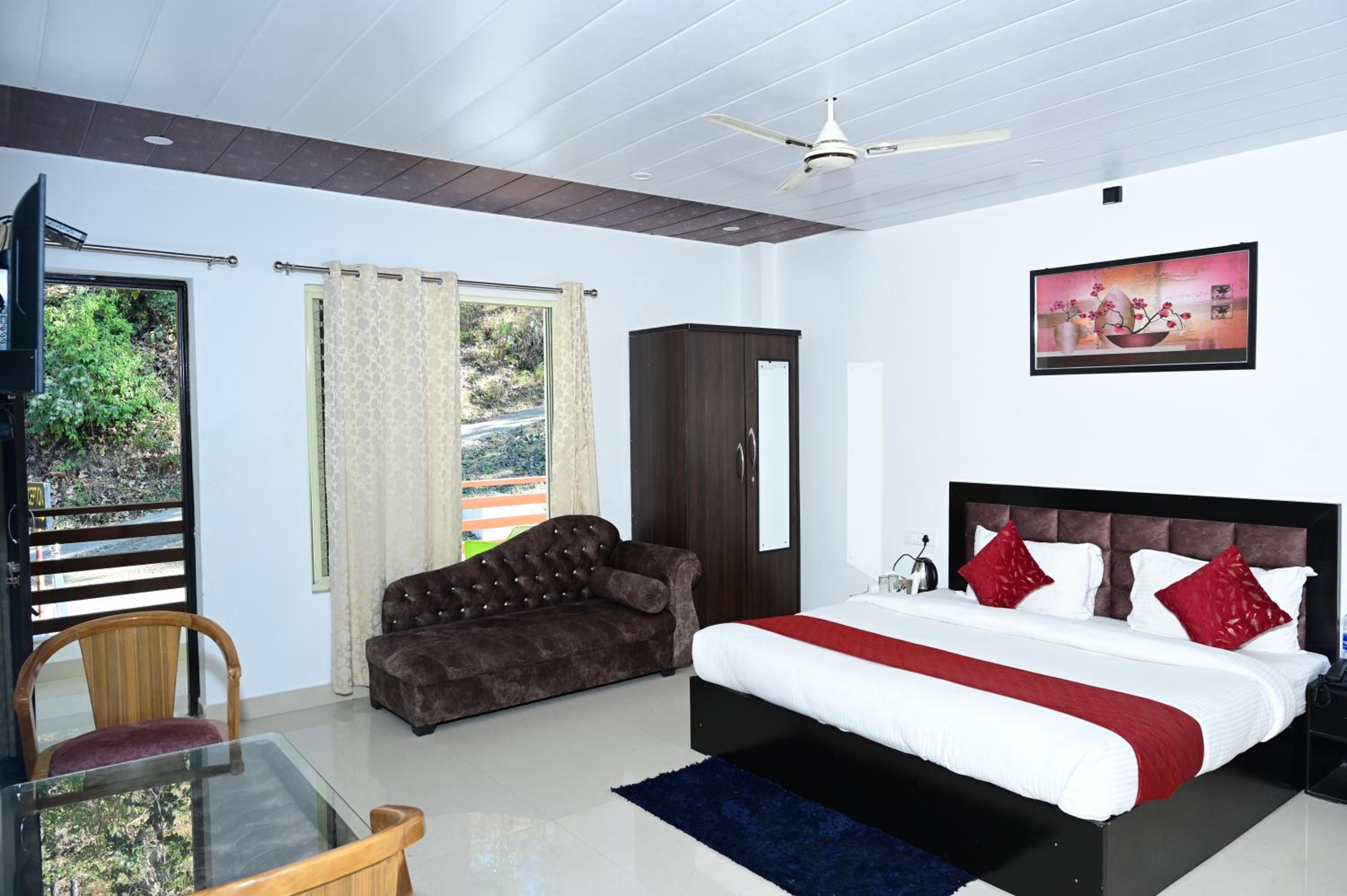 Suite - Photo 3