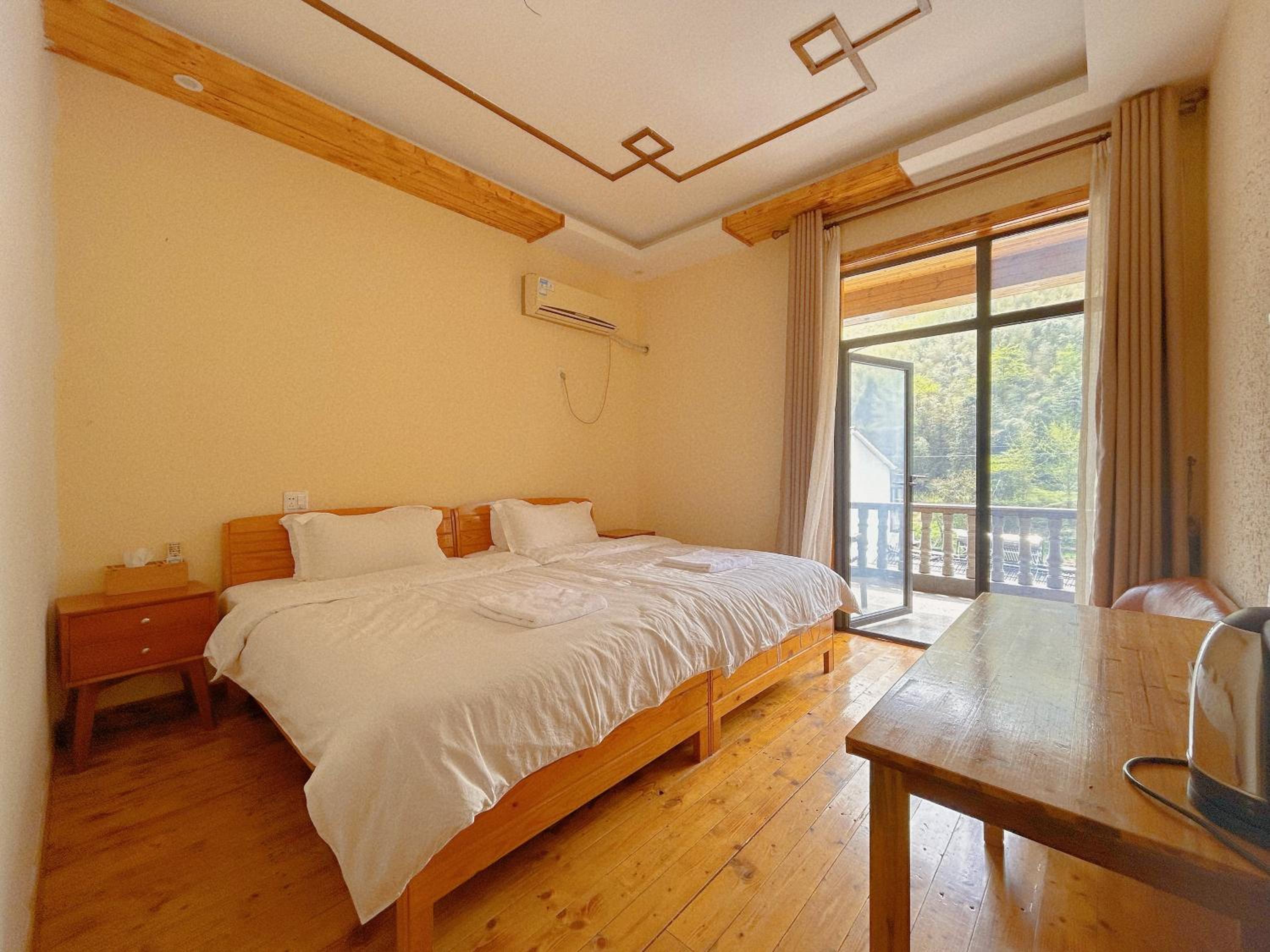 Twin Room with Balcony photo 3