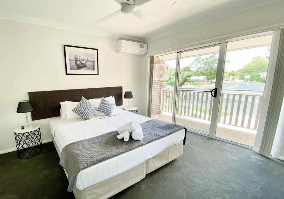 Four-Bedroom House photo 1