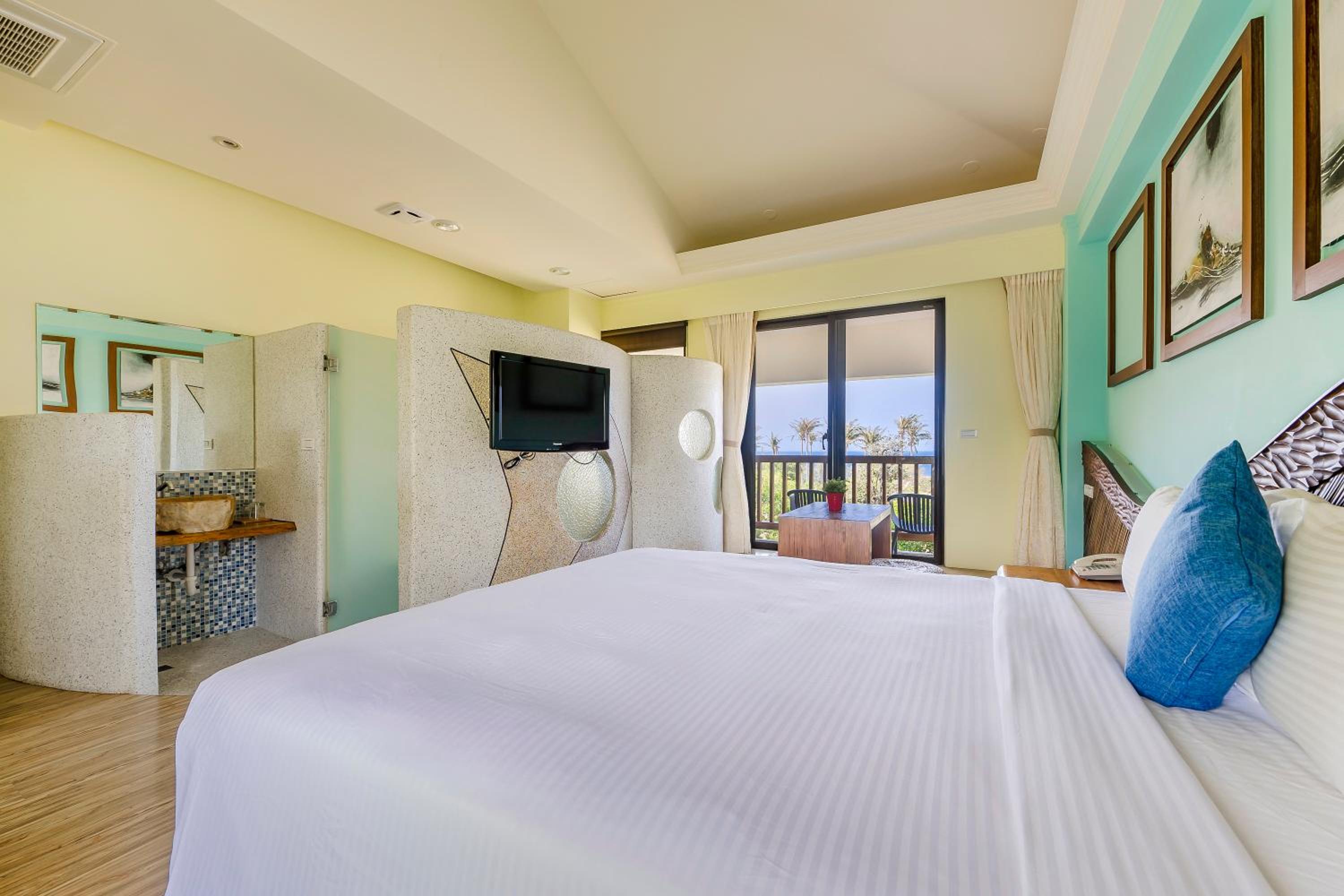  King Room with Sea View photo 3
