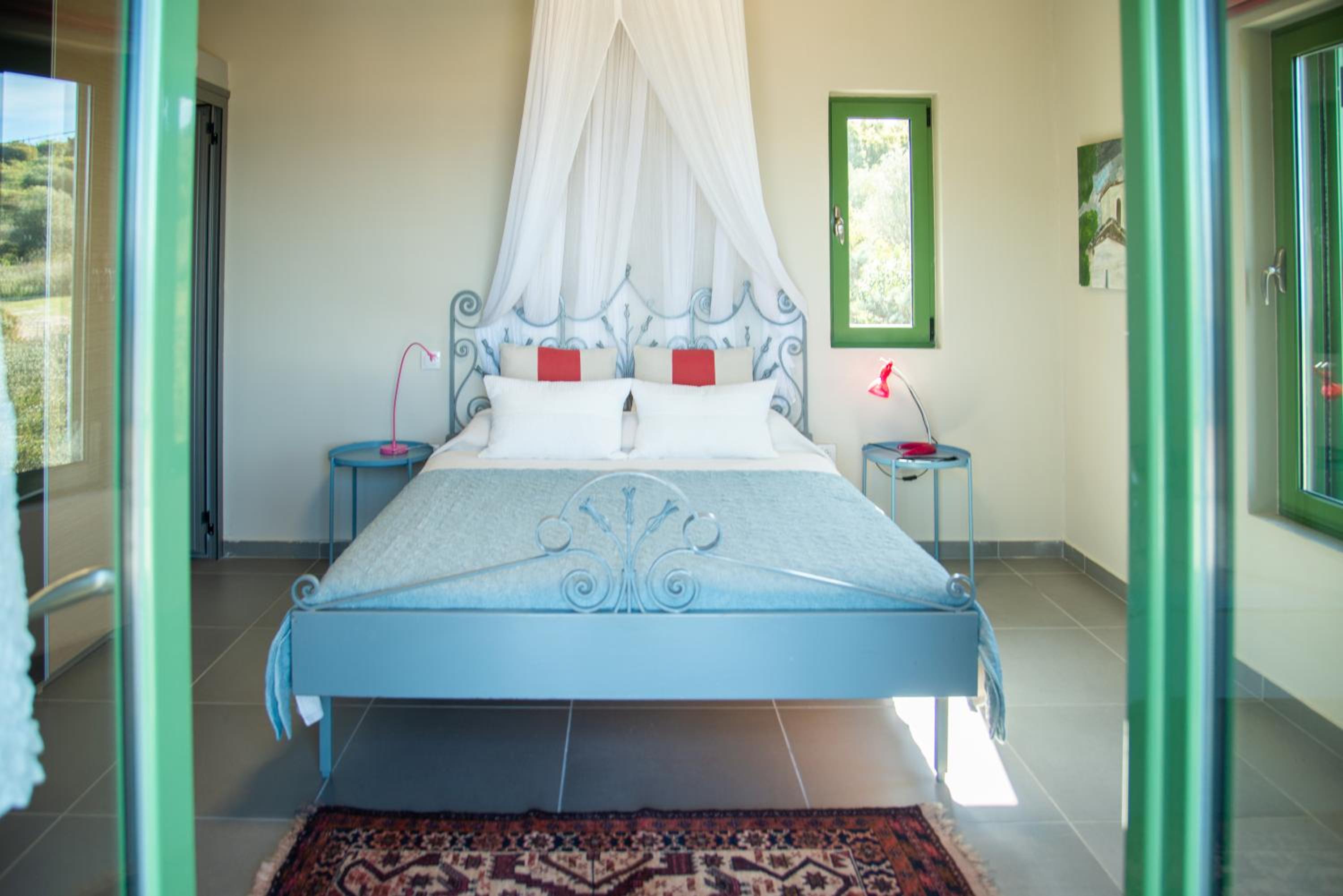 One-Bedroom House photo 1
