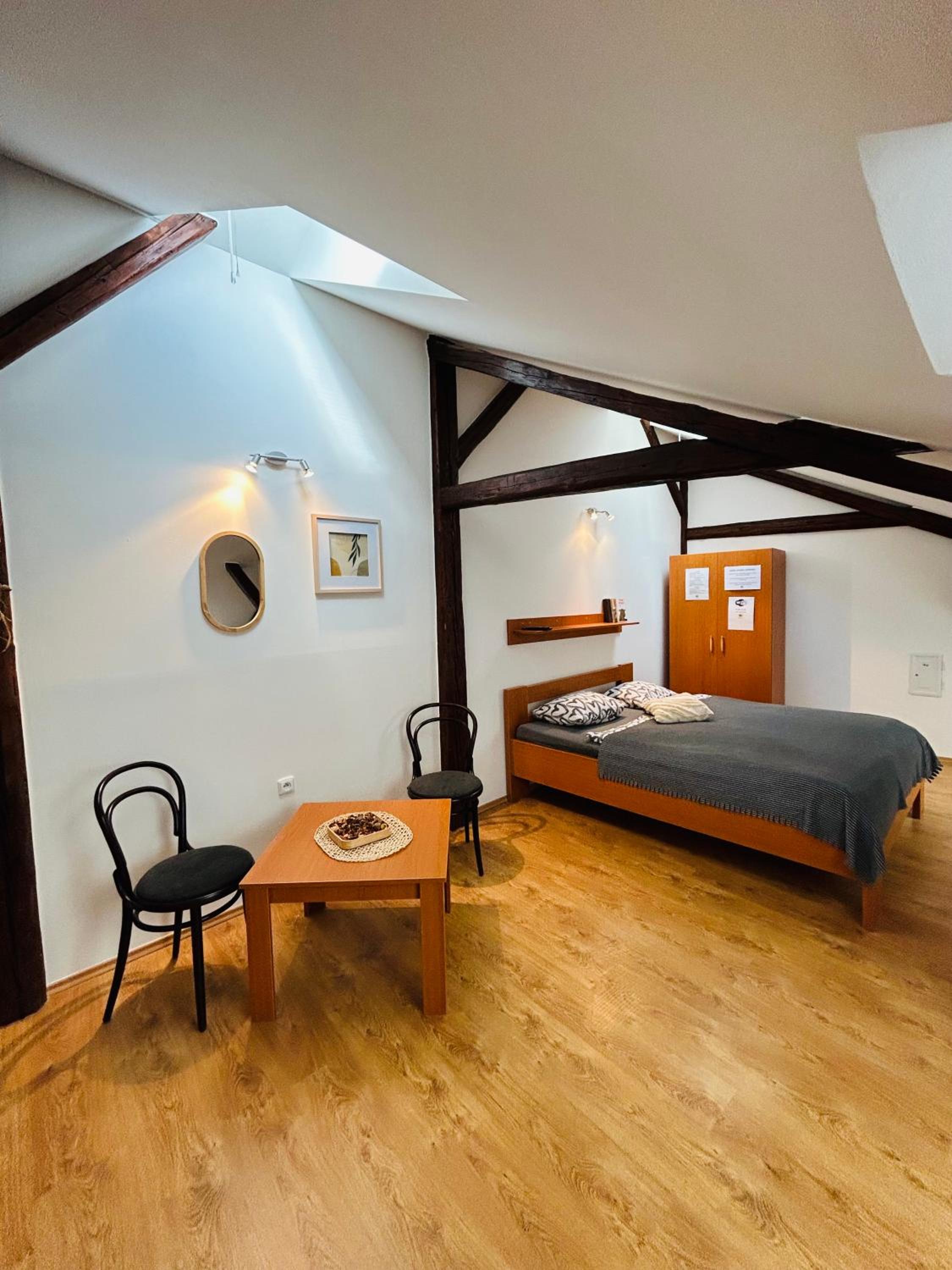 Quadruple Room with Private Bathroom photo 1
