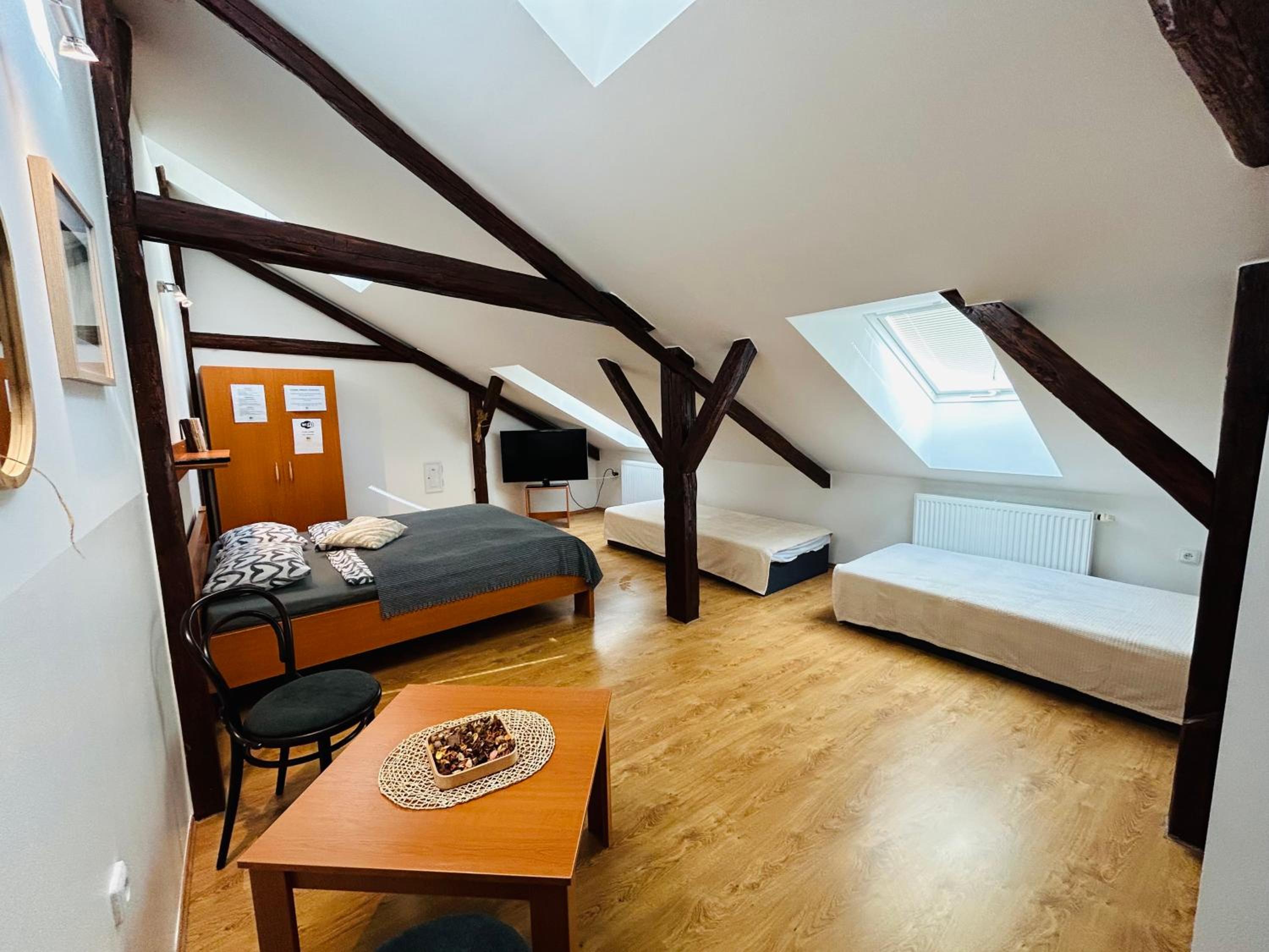 Quadruple Room with Private Bathroom photo 3