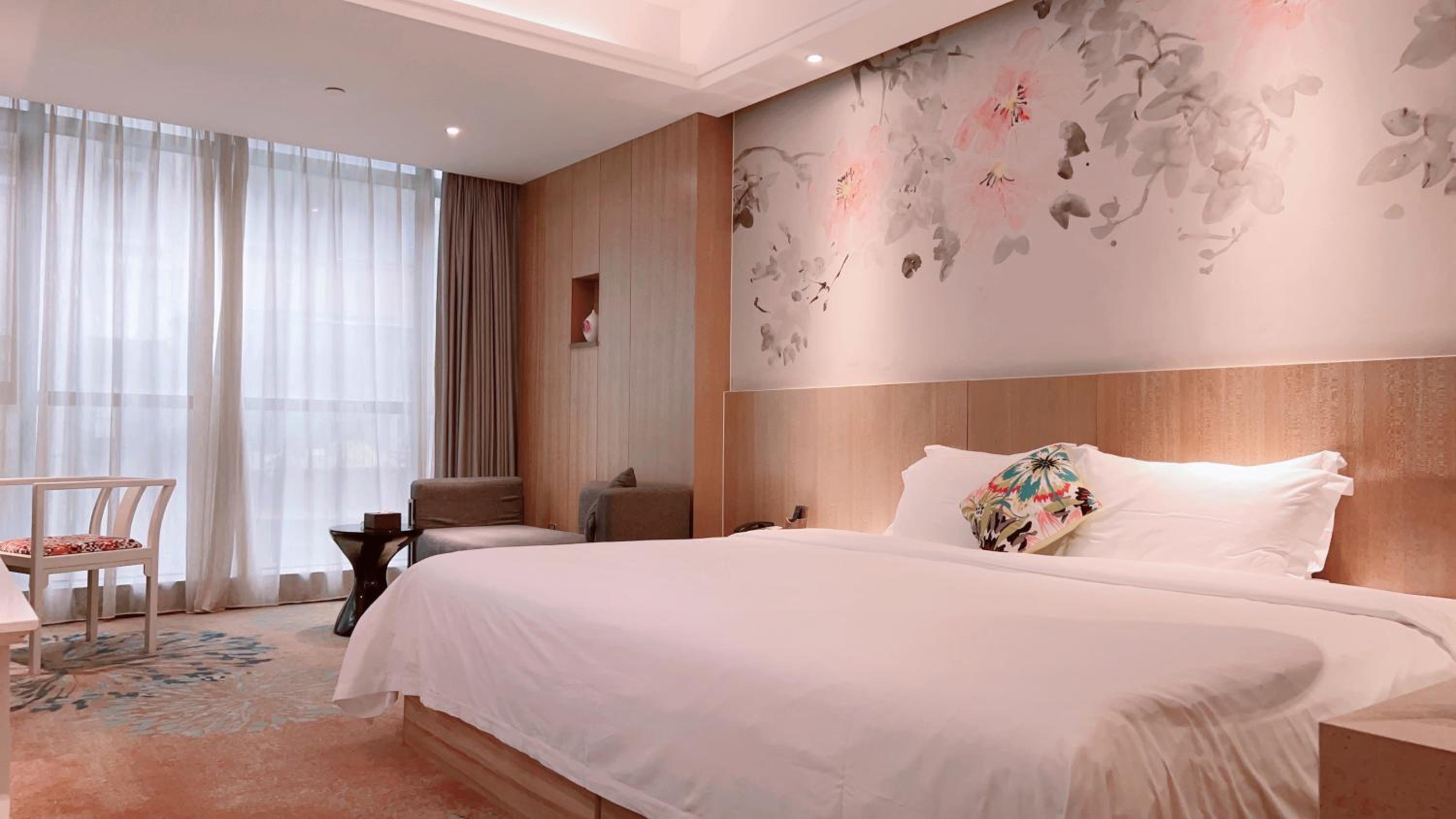 Deluxe Queen Room photo 3