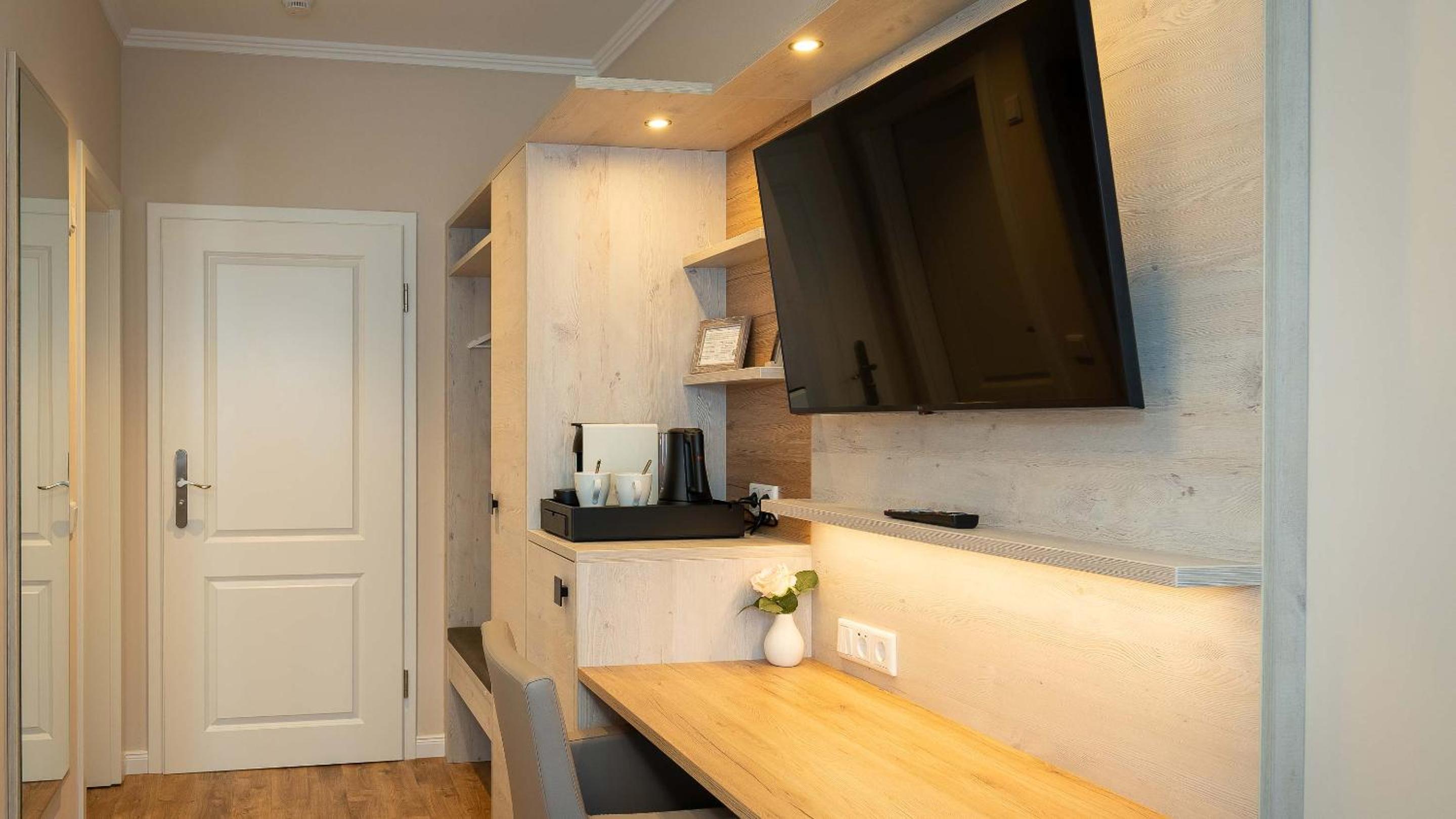 Double Room - Photo 8