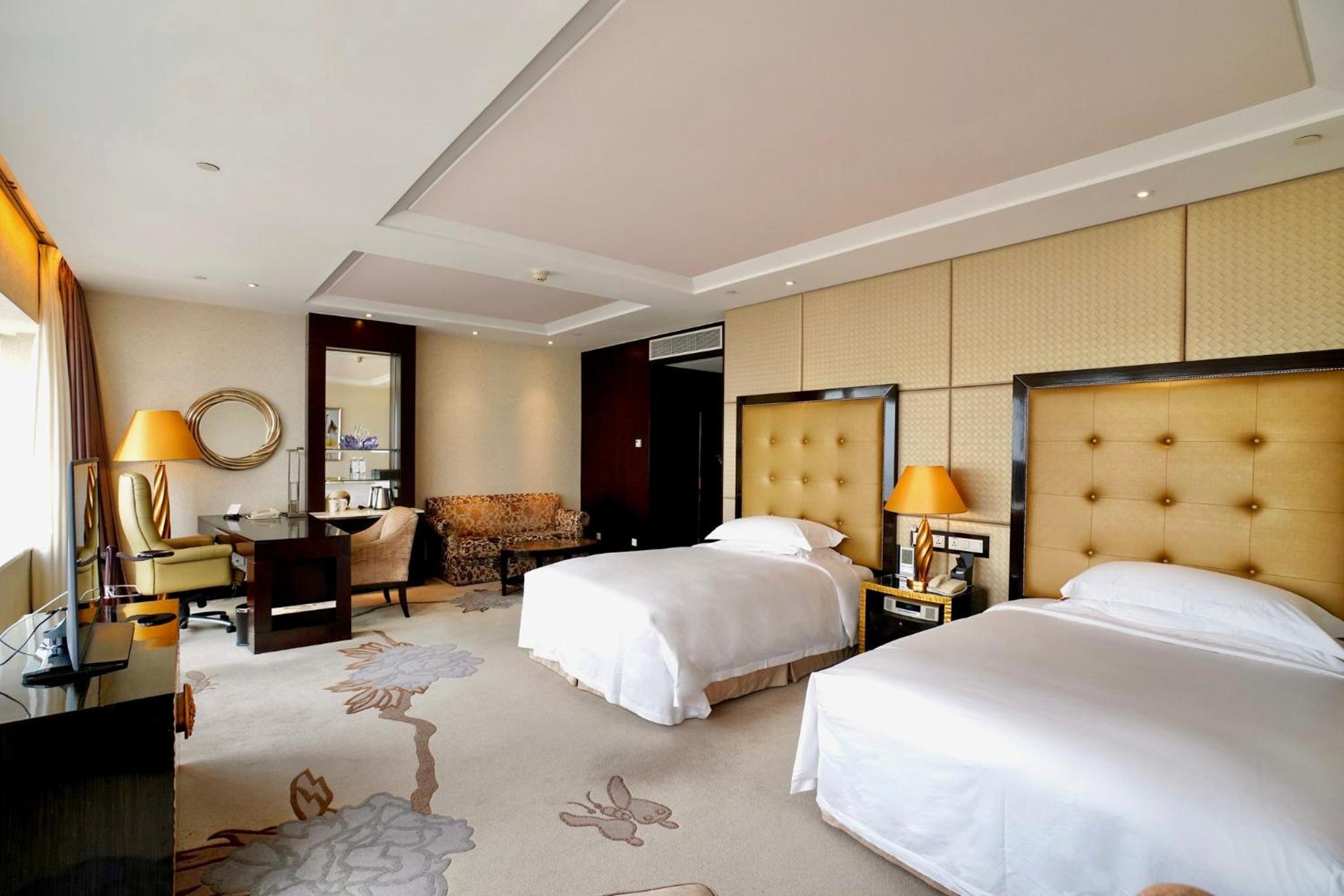 Classic Double Room with Two Double Beds - High Floor - Photo 6