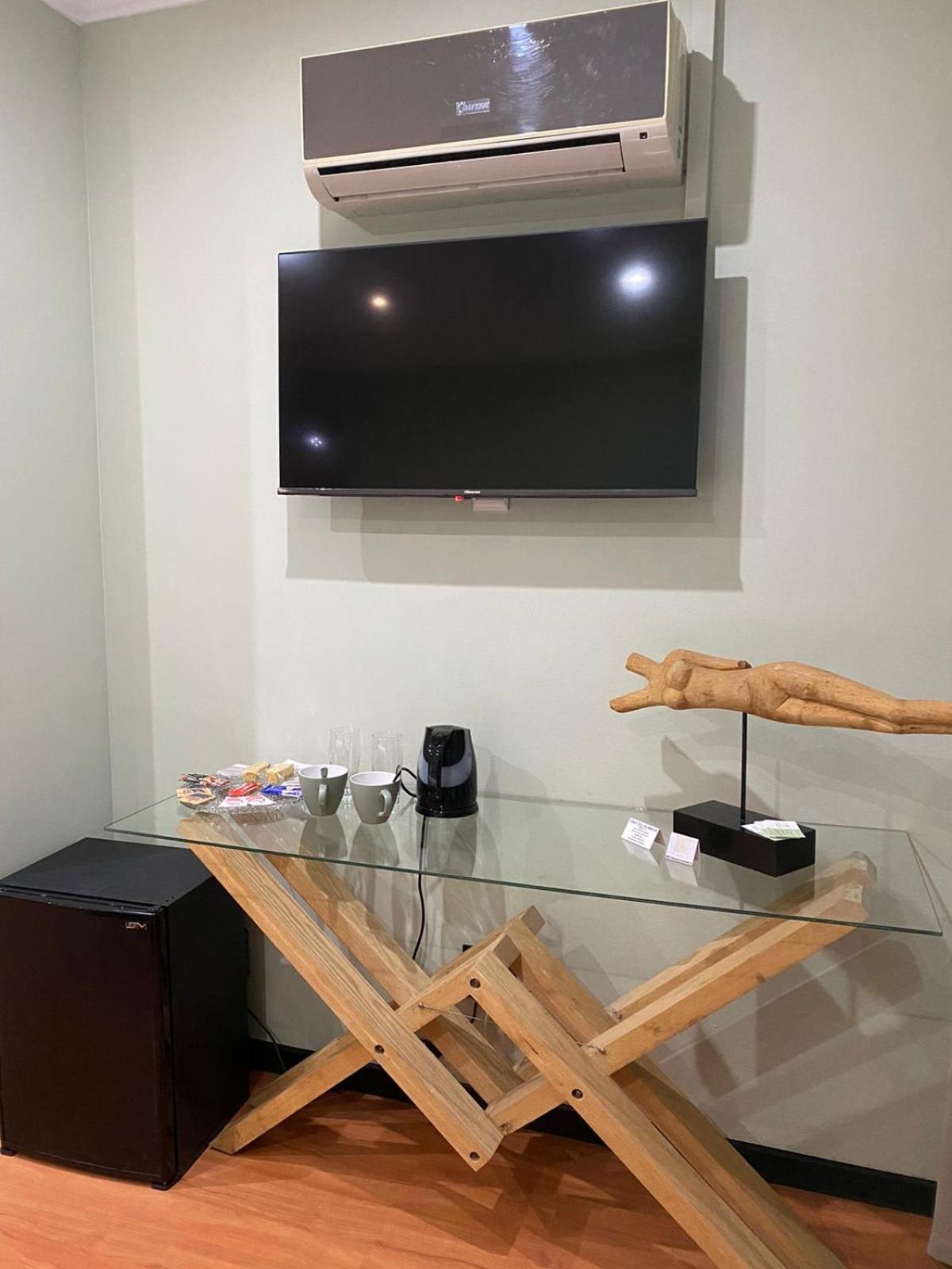 Deluxe King Room - Photo 16