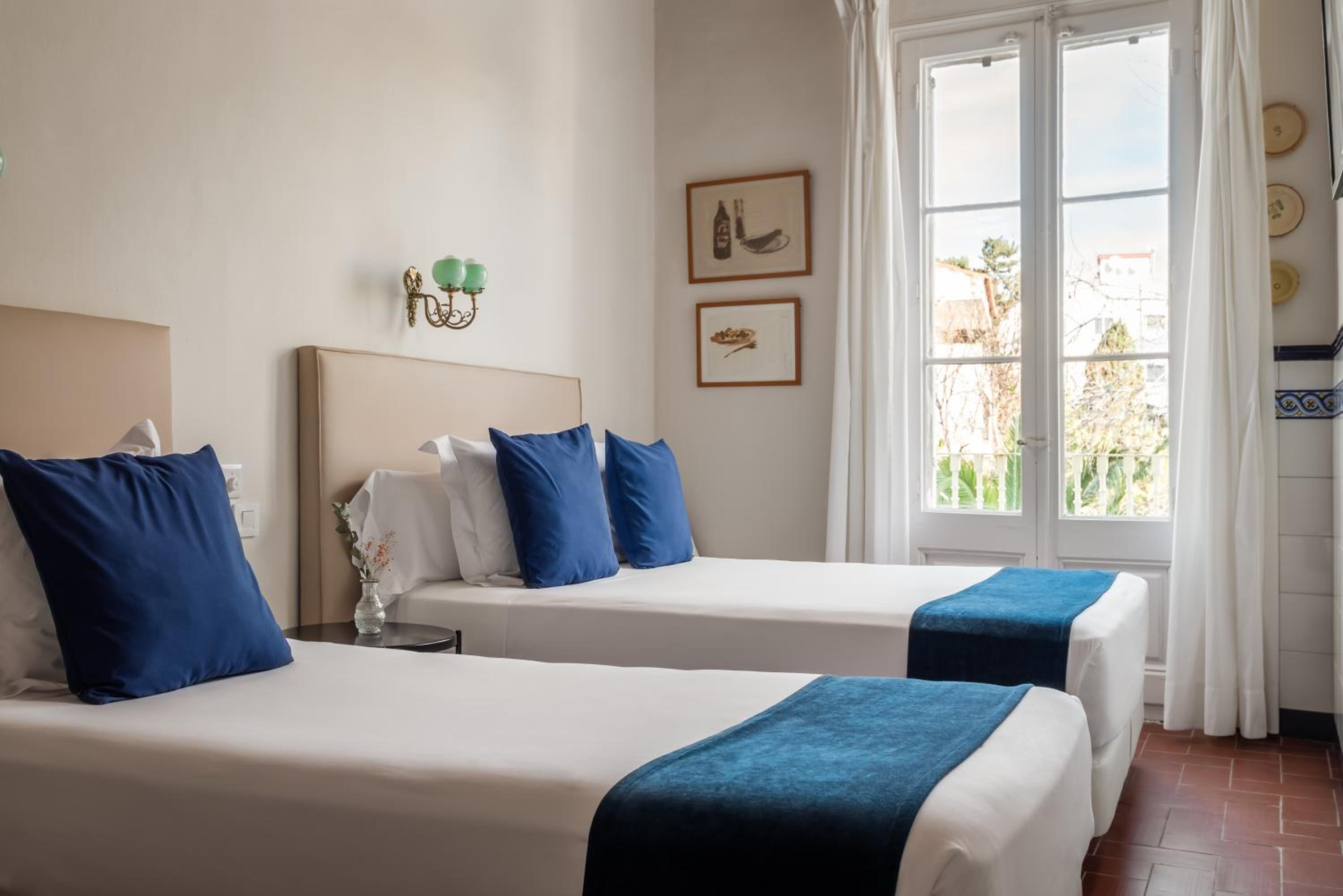 Triple Room (3 Adults) photo 3