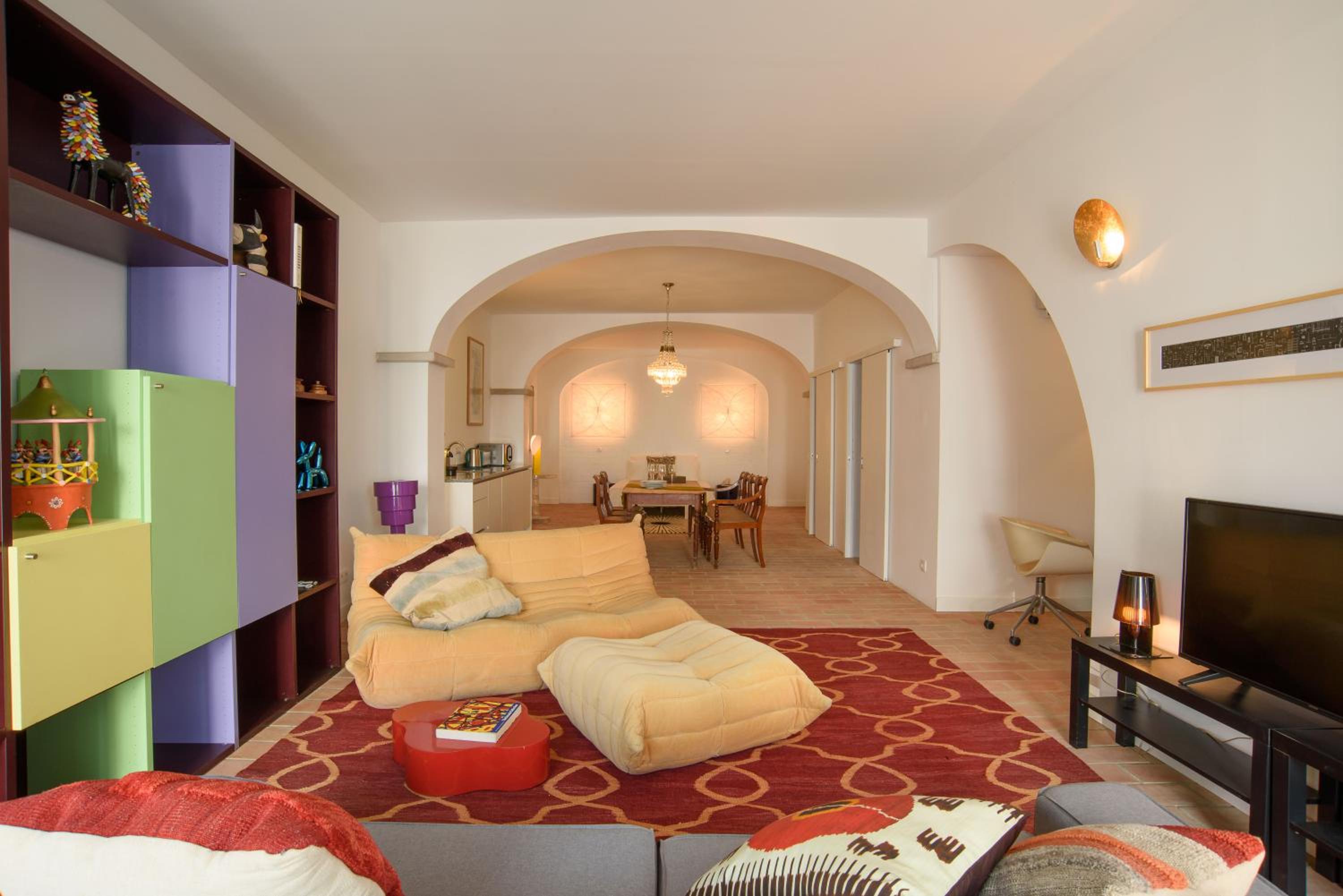One-Bedroom Apartment photo 1