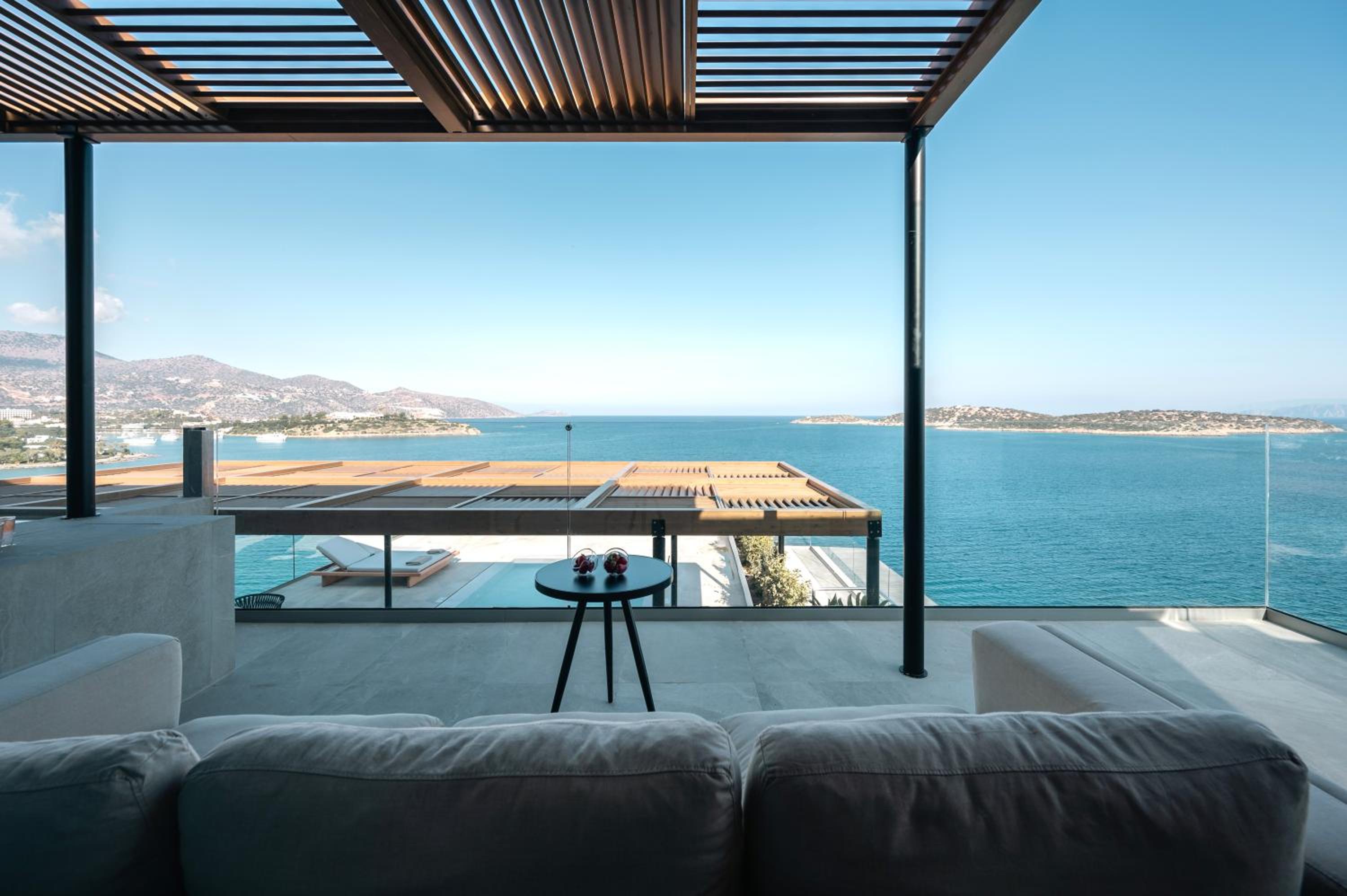 Superb Sea View Suite with Private Pool photo 2