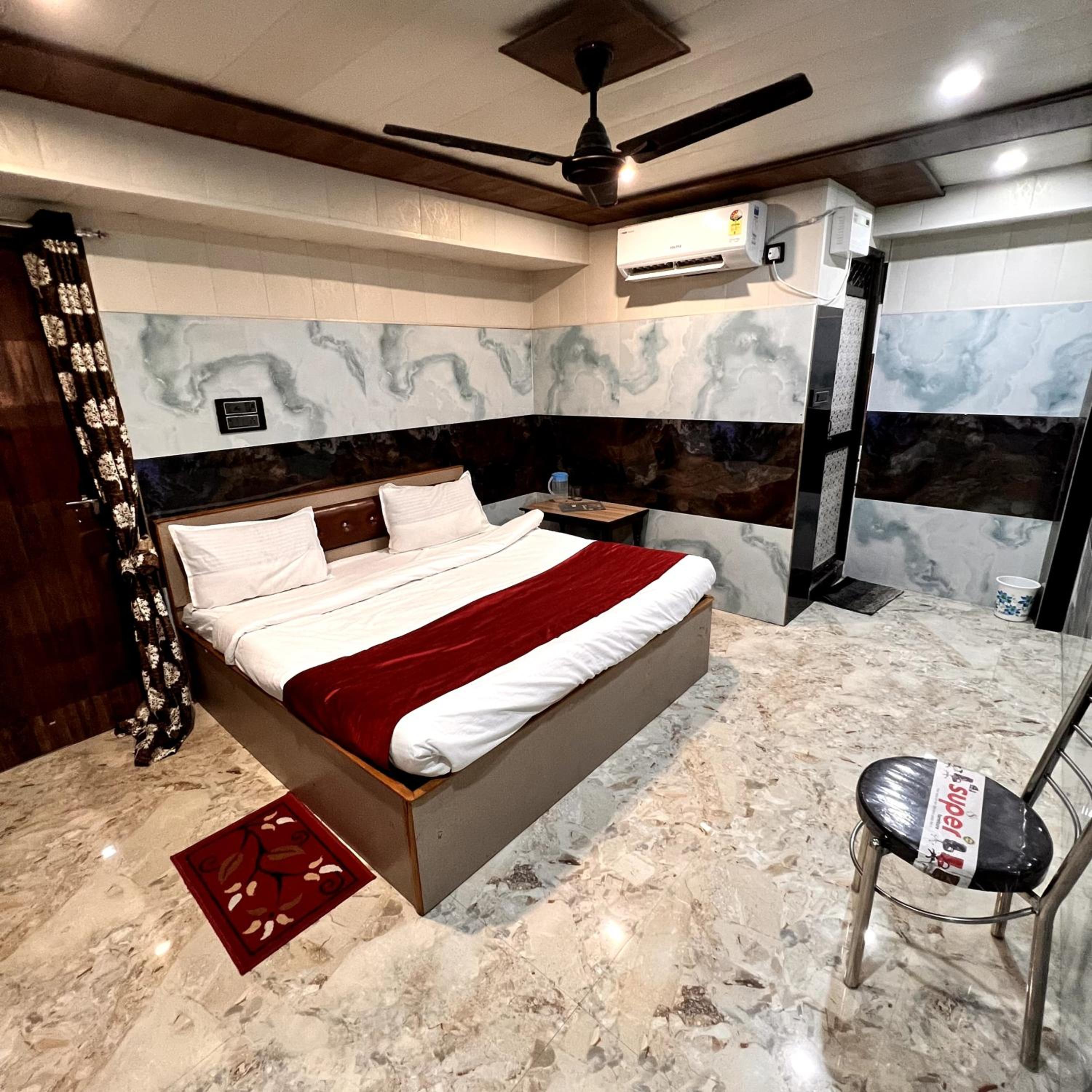 Deluxe Double Room With Bath