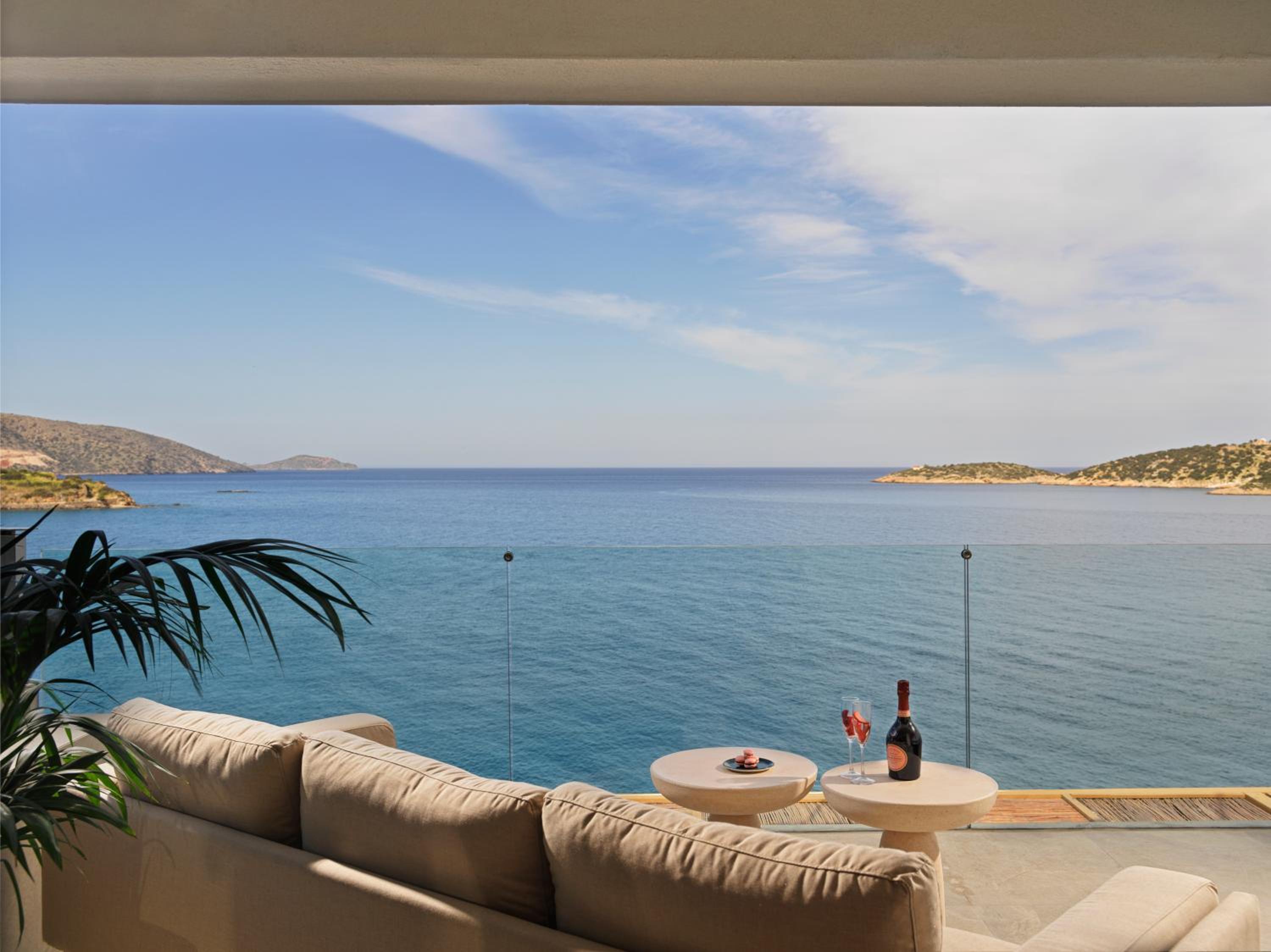 Premier Sea View Suite with Private Pool photo 3