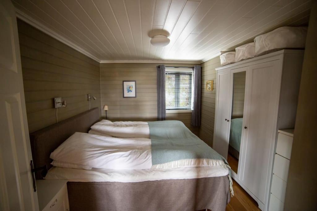 Four-Bedroom House photo 2