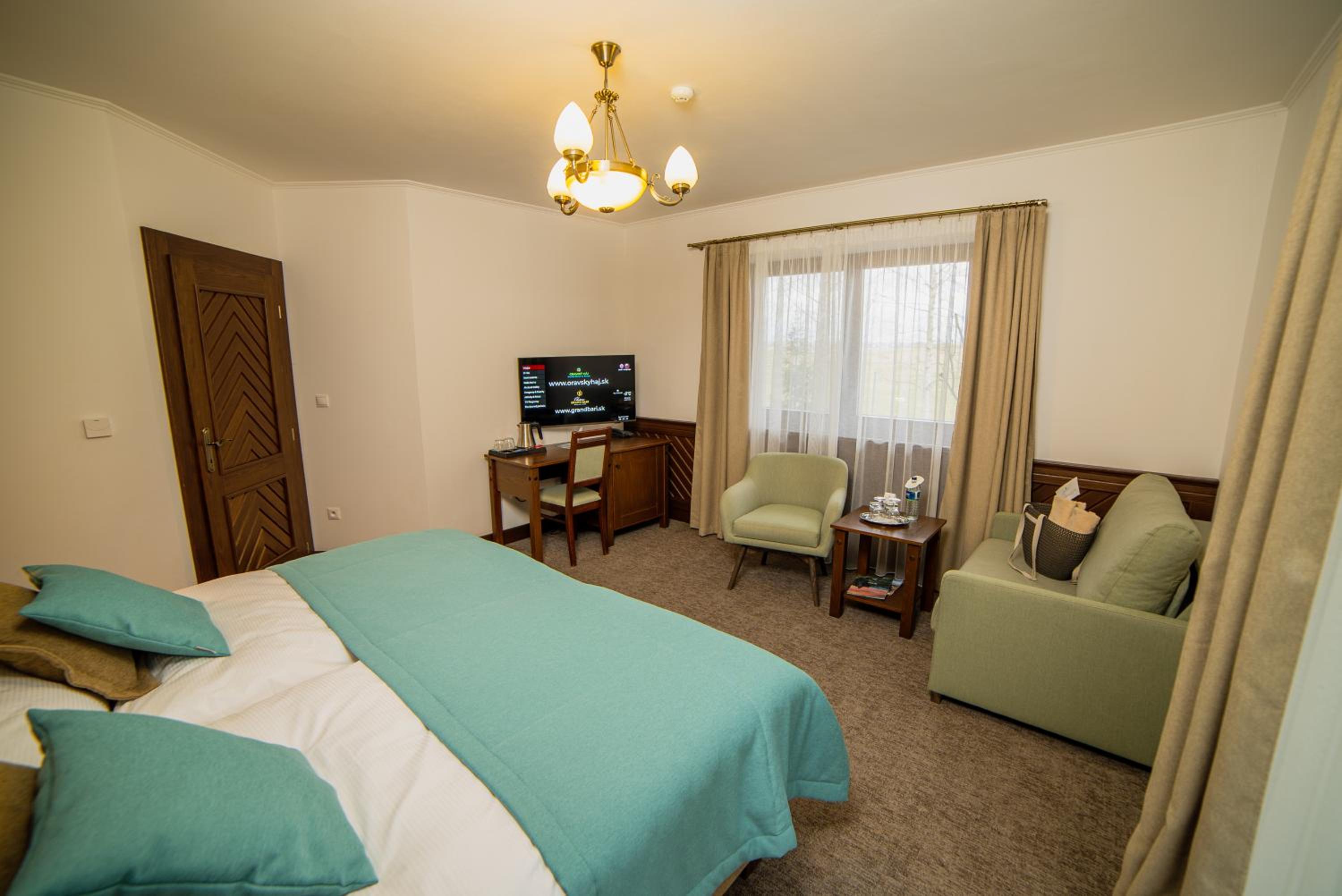 Luxury Double or Twin Room - Photo 8