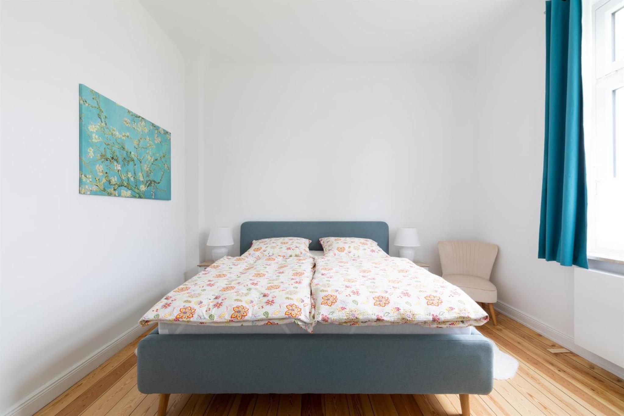 One-Bedroom Apartment with Shower photo 1