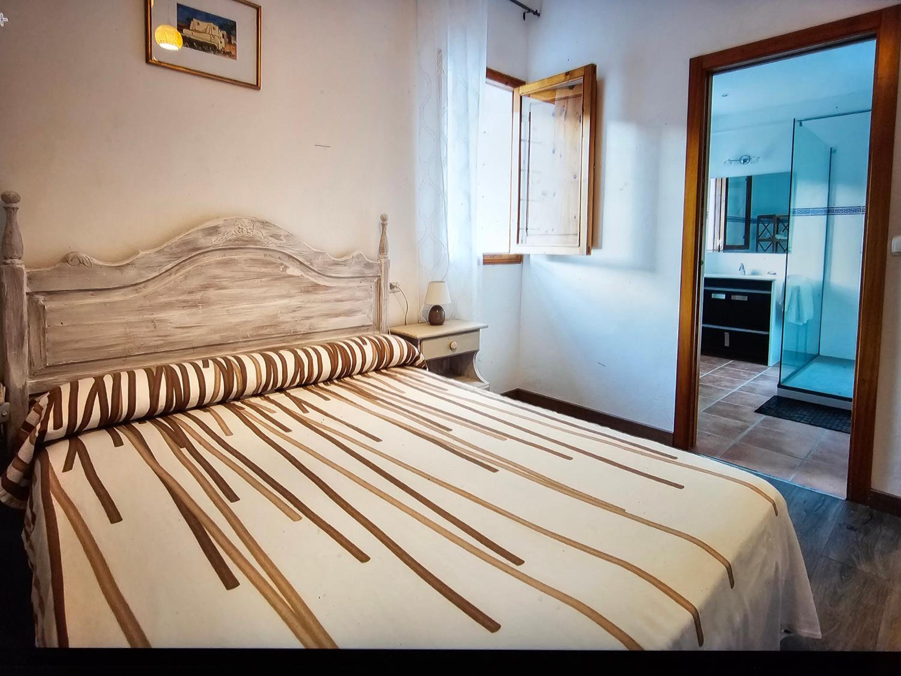 Apartamento de Dos Dormitorios con Vista a la Piscina