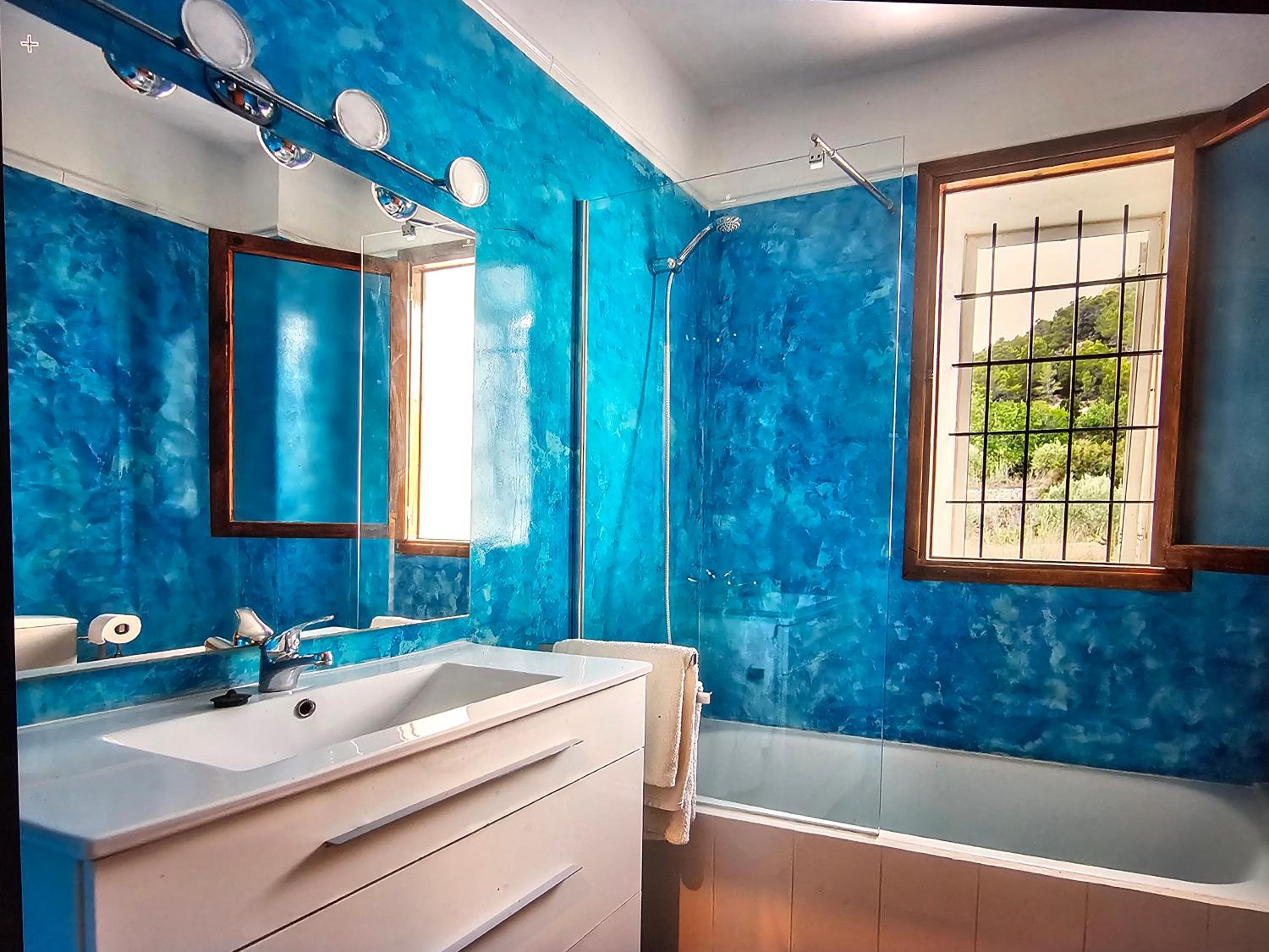 Two-Bedroom Apartment with Pool View photo 2