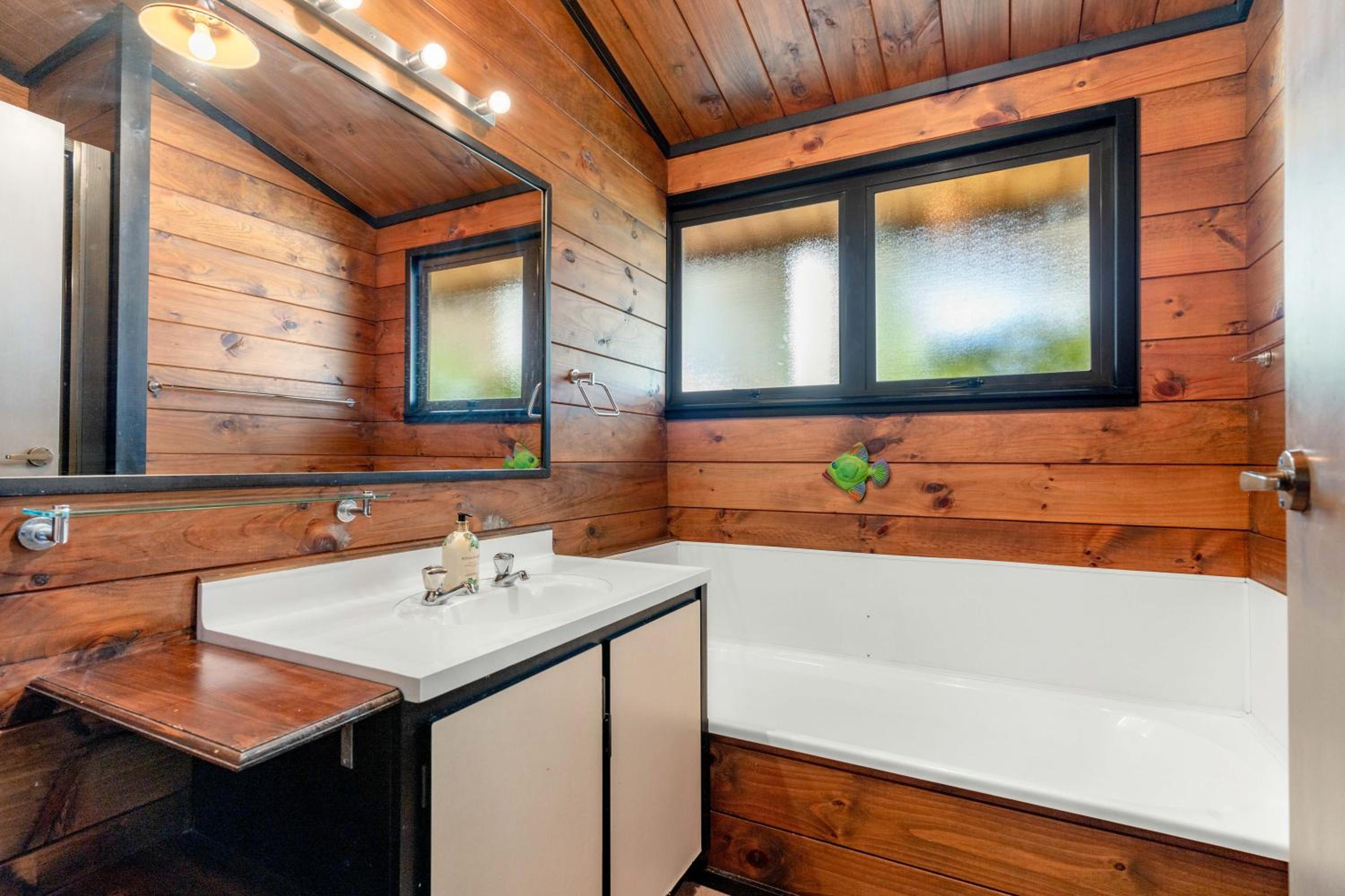 Three-Bedroom House photo 3