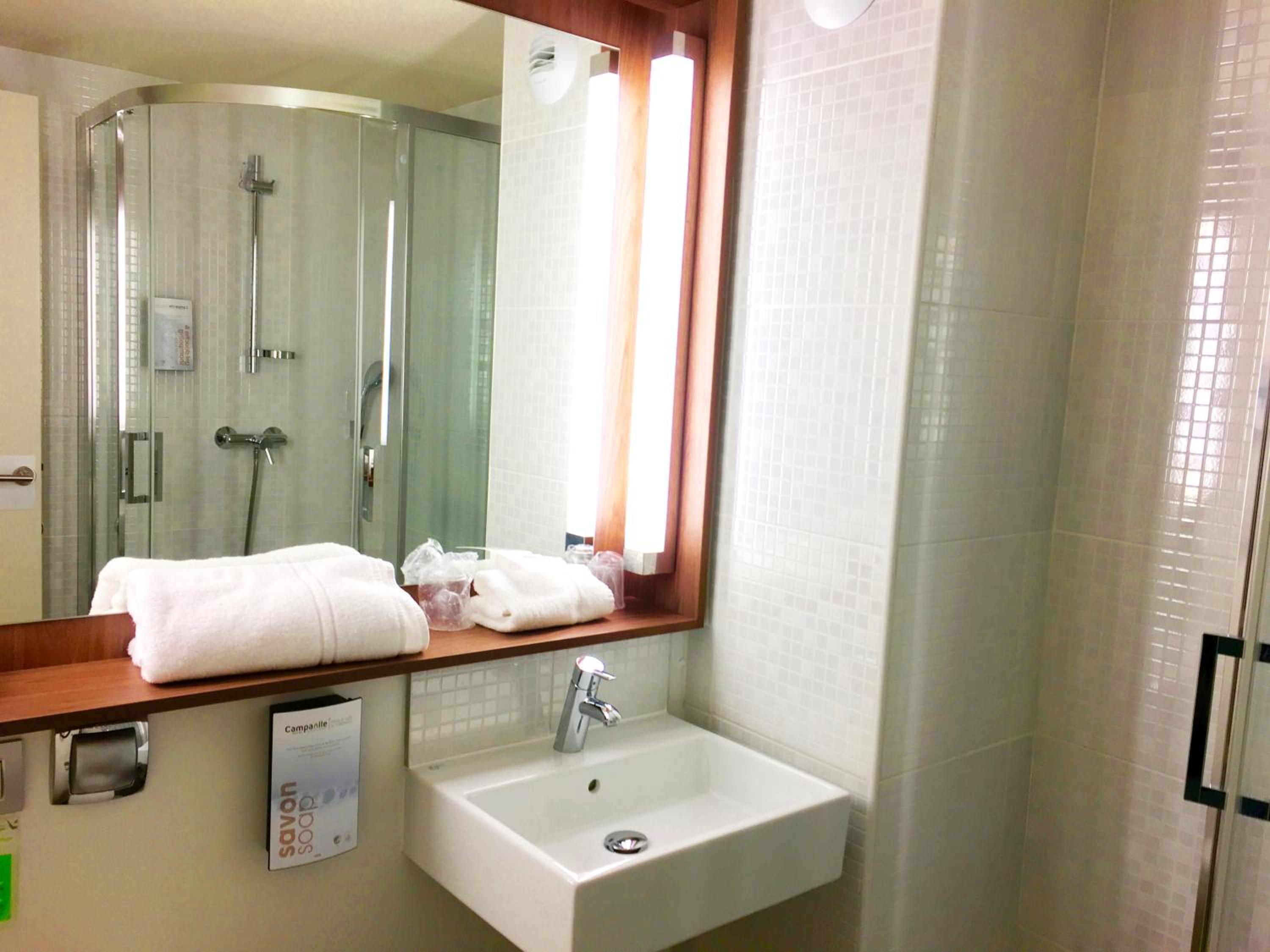 Standard Double Room - Photo 8