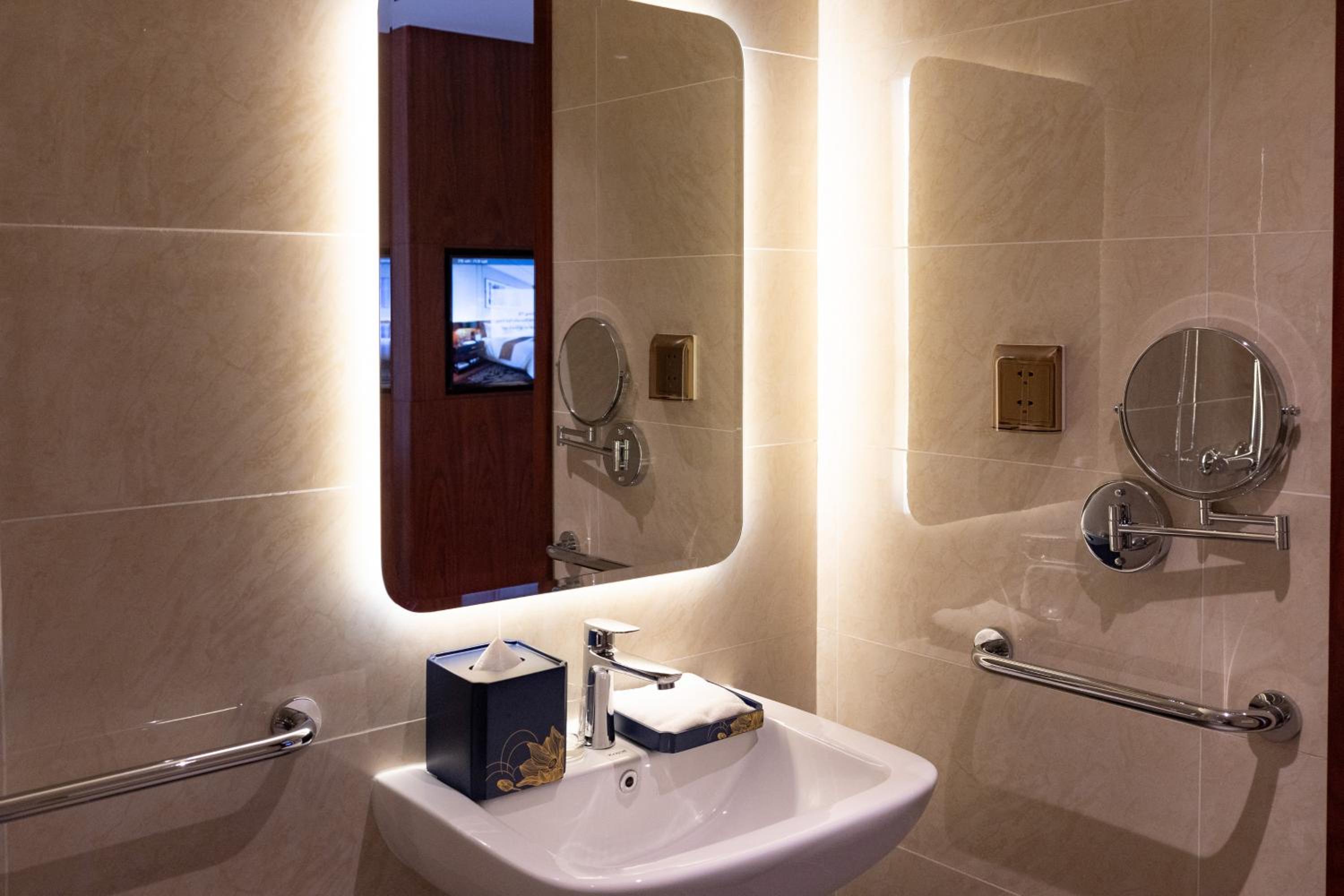 Accessible Room - Photo 4