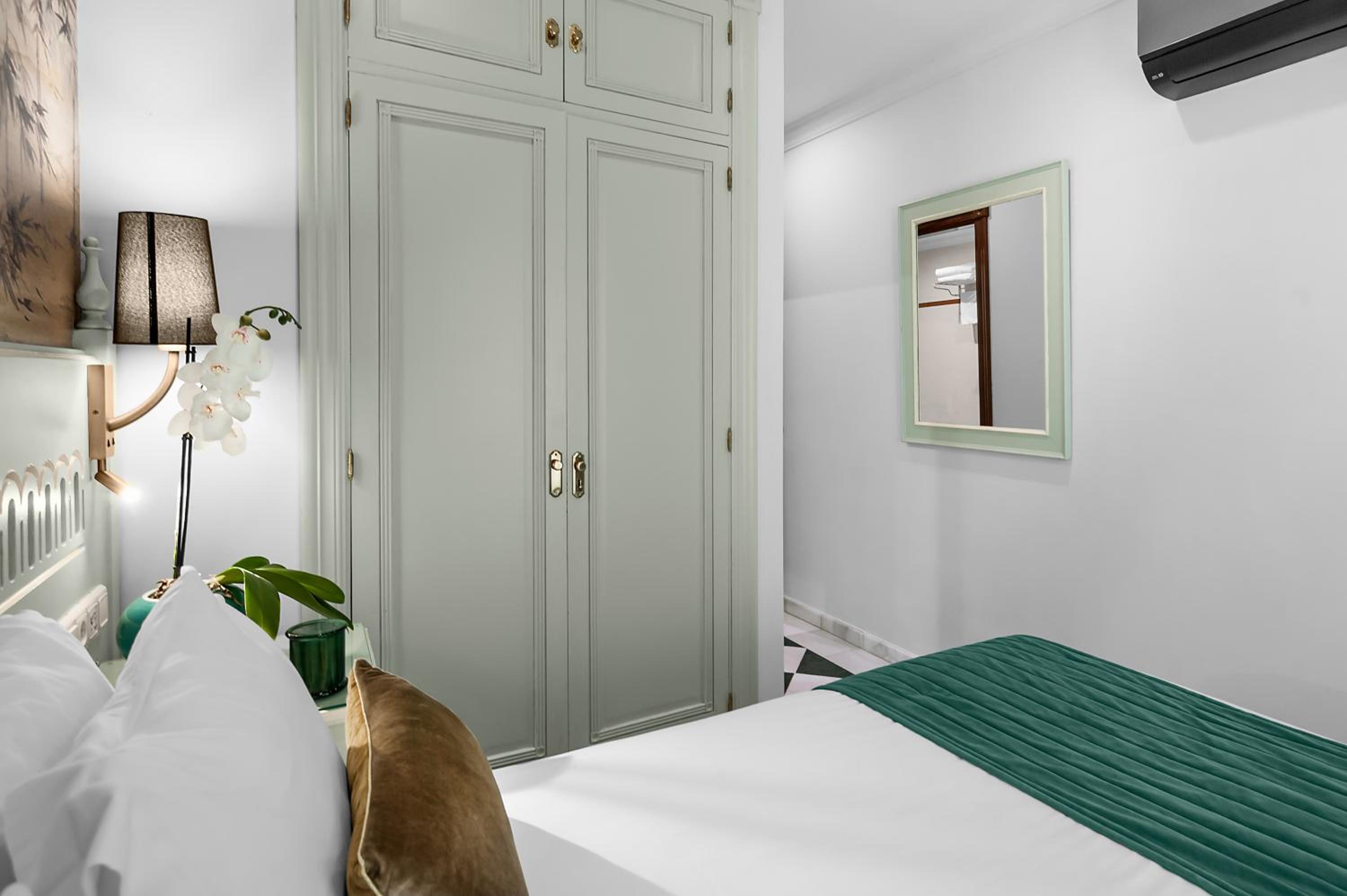 Economy Double Room - Photo 4