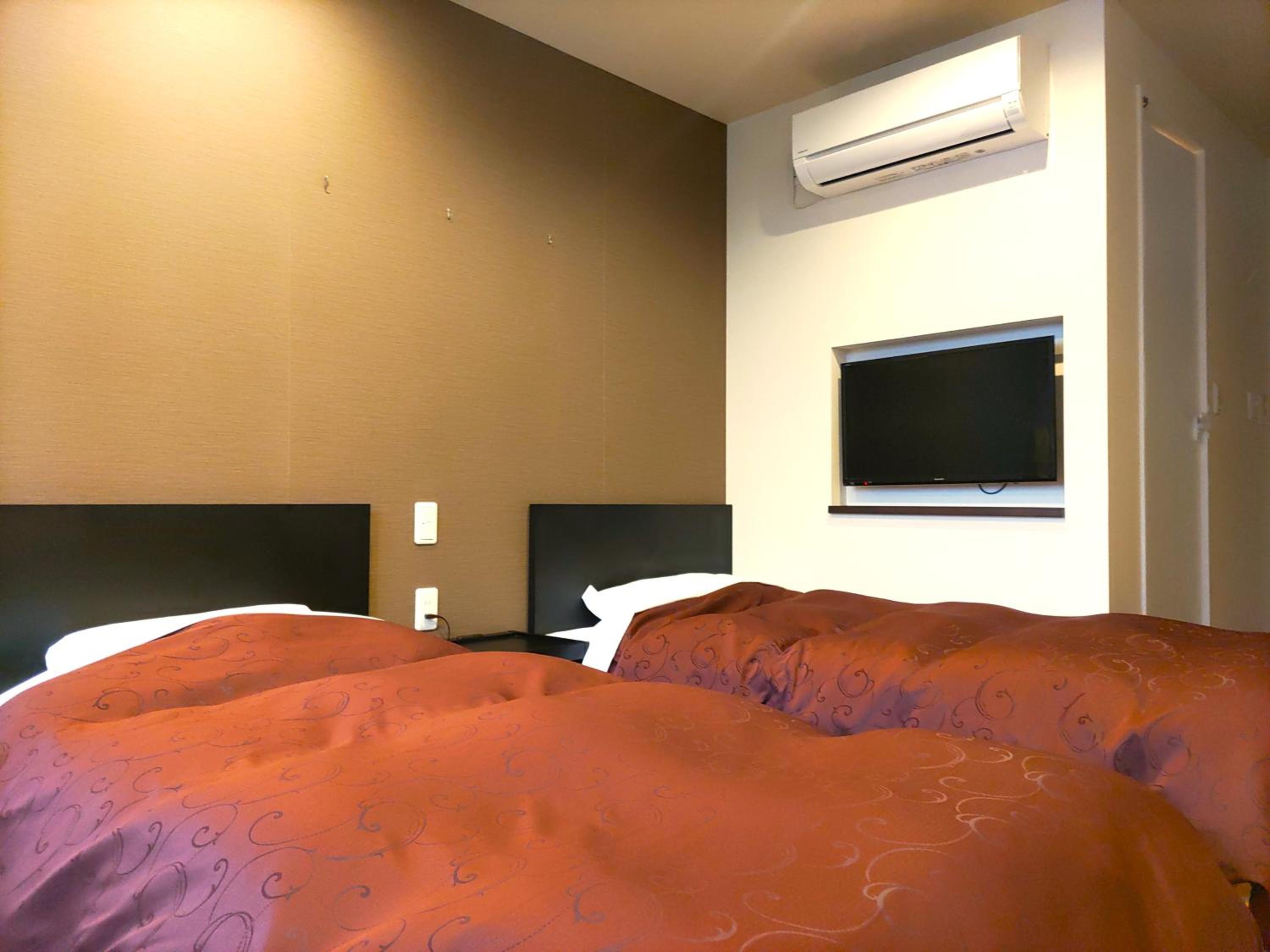 Twin Room with View - Photo 1