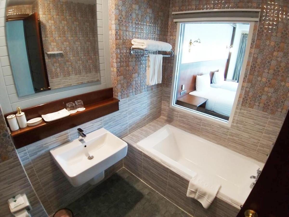 Deluxe Twin Room - Photo 3