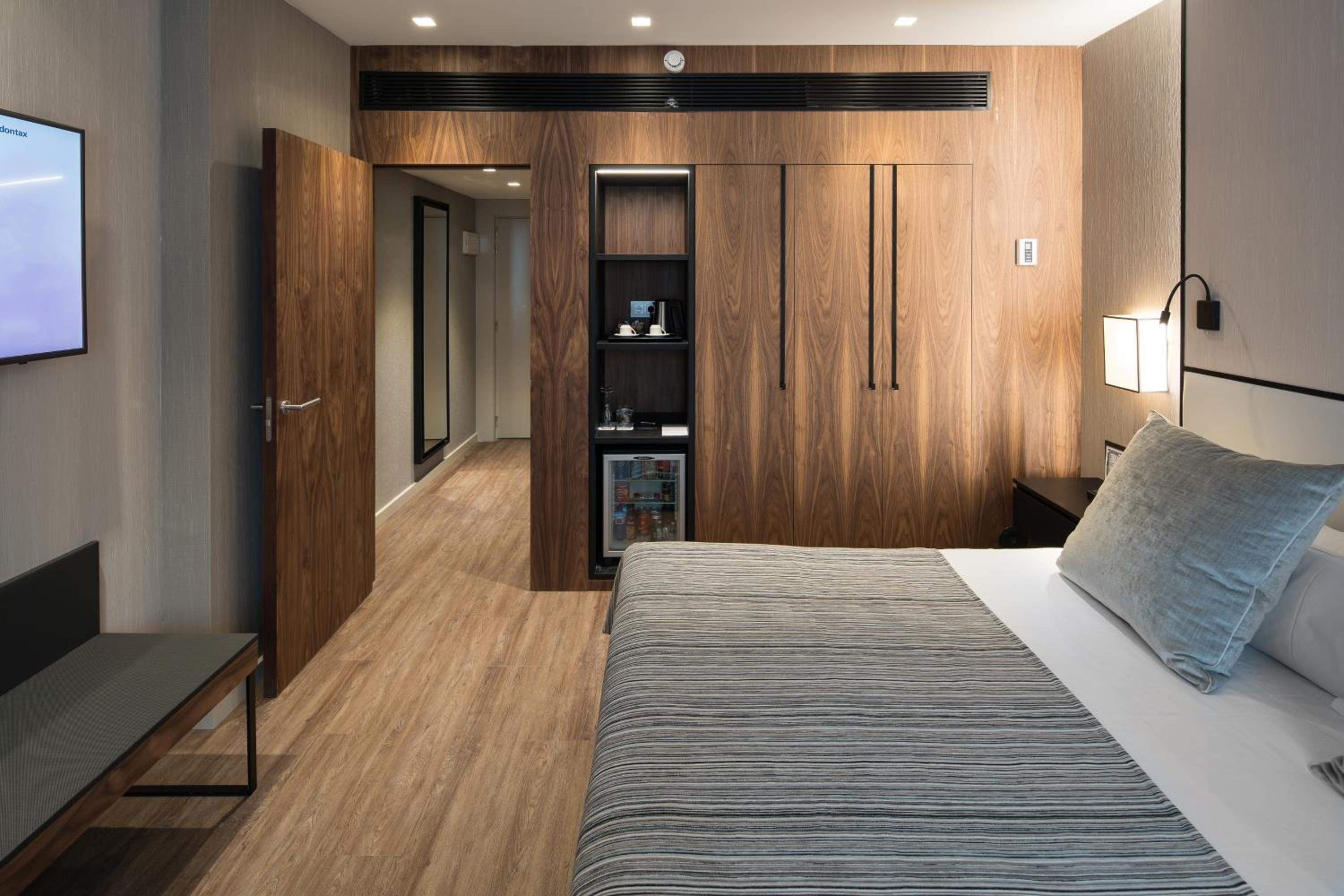 Superior Room with City View
