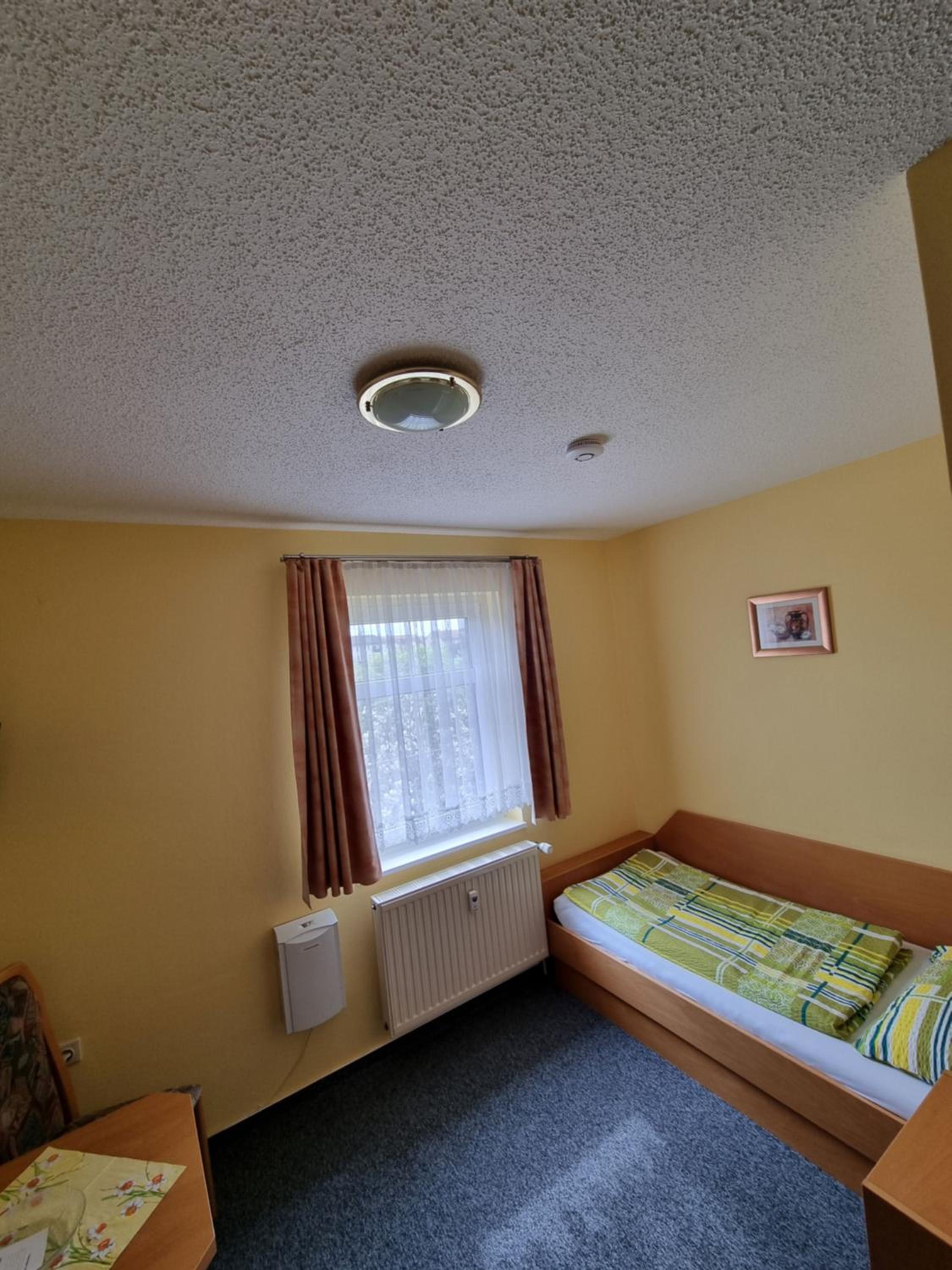 Single Room photo 3