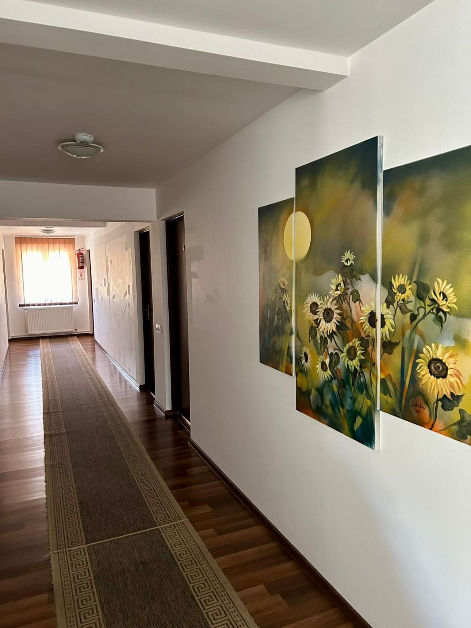 Double Room with Private Bathroom - Photo 4
