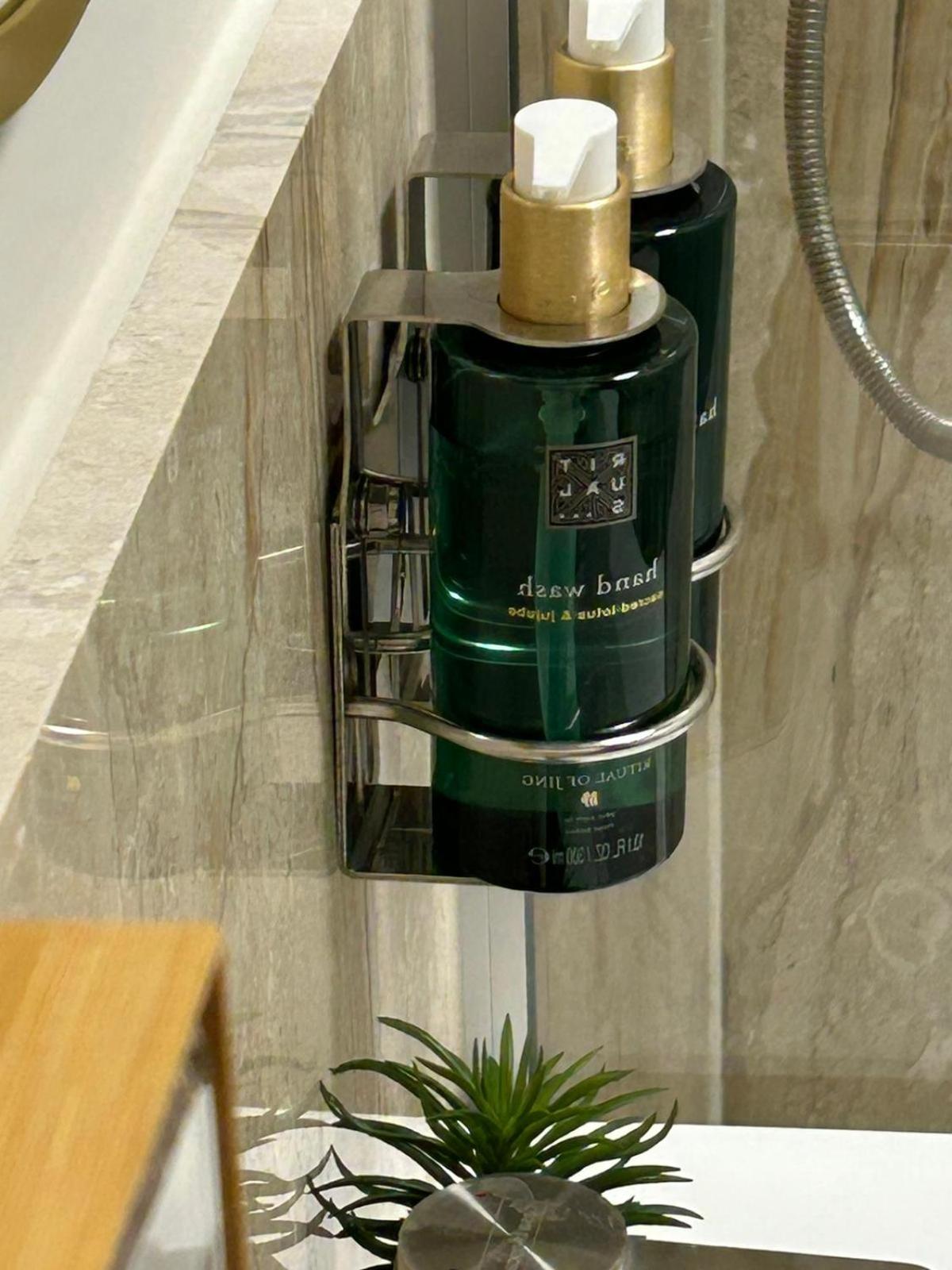 Deluxe Family Suite photo 3
