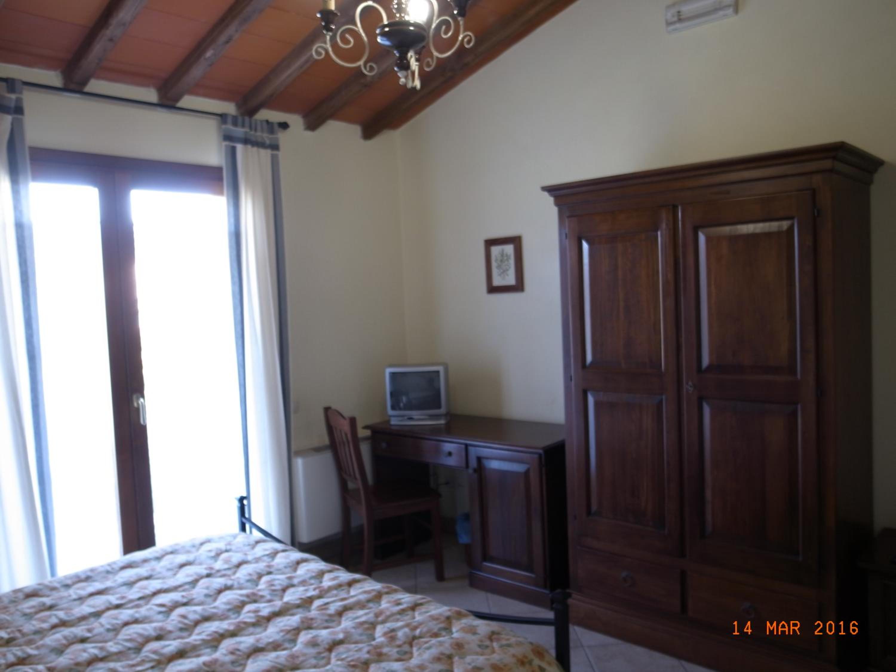 Double Room - Disability Access photo 2