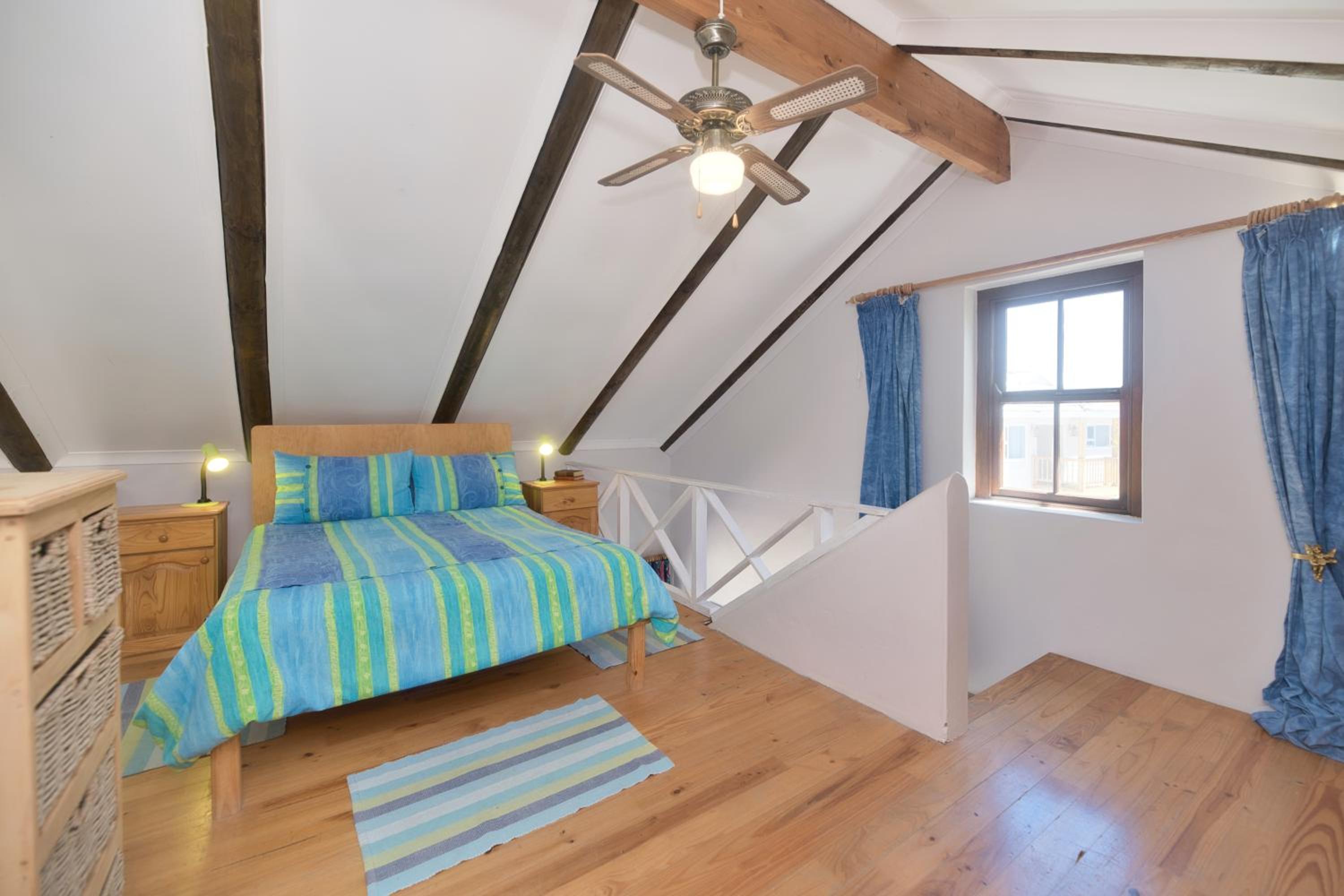 Three-Bedroom House photo 2